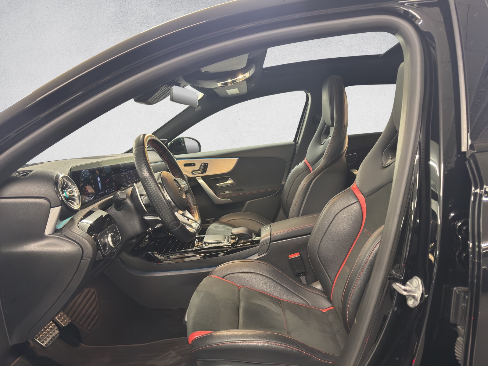 MERCEDES-BENZ A 35 AMG 4Matic-image-10