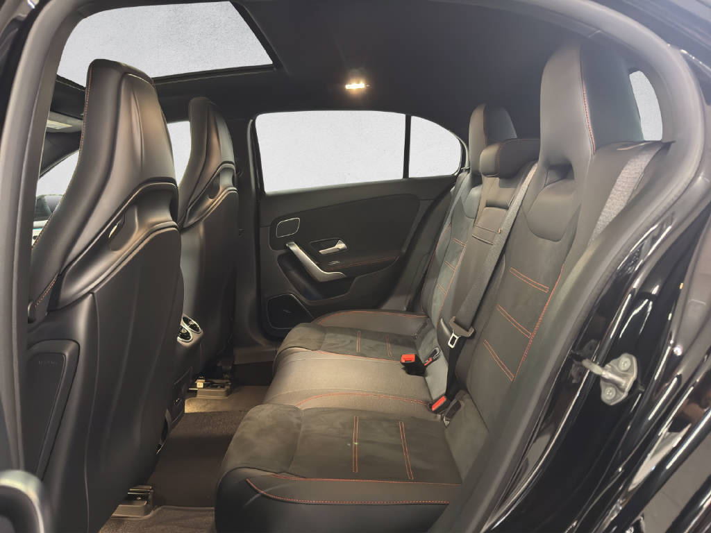 MERCEDES-BENZ A 35 AMG 4Matic-image-12