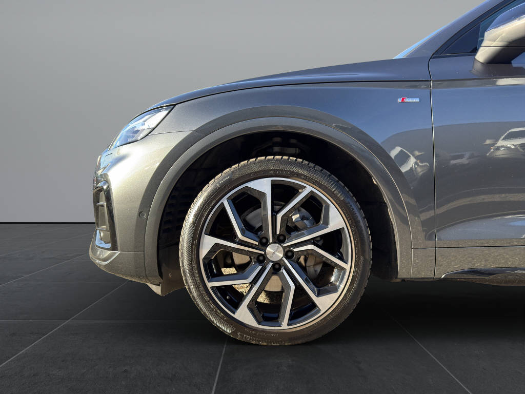AUDI Q5 Sportback 2.0 45 TFSI Black Edition S Line quattro S-Tronic-image-17