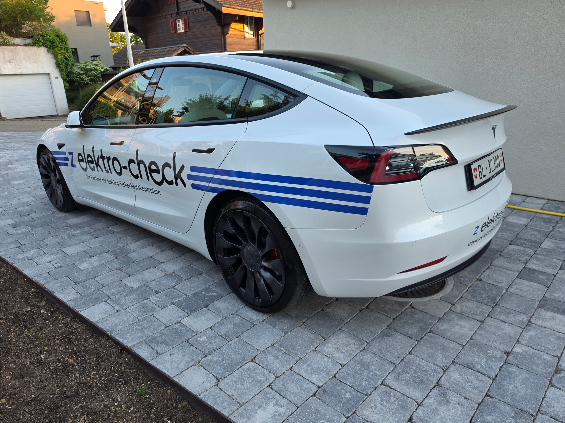 TESLA Model 3 Performance Dual Motor AWD-image-9
