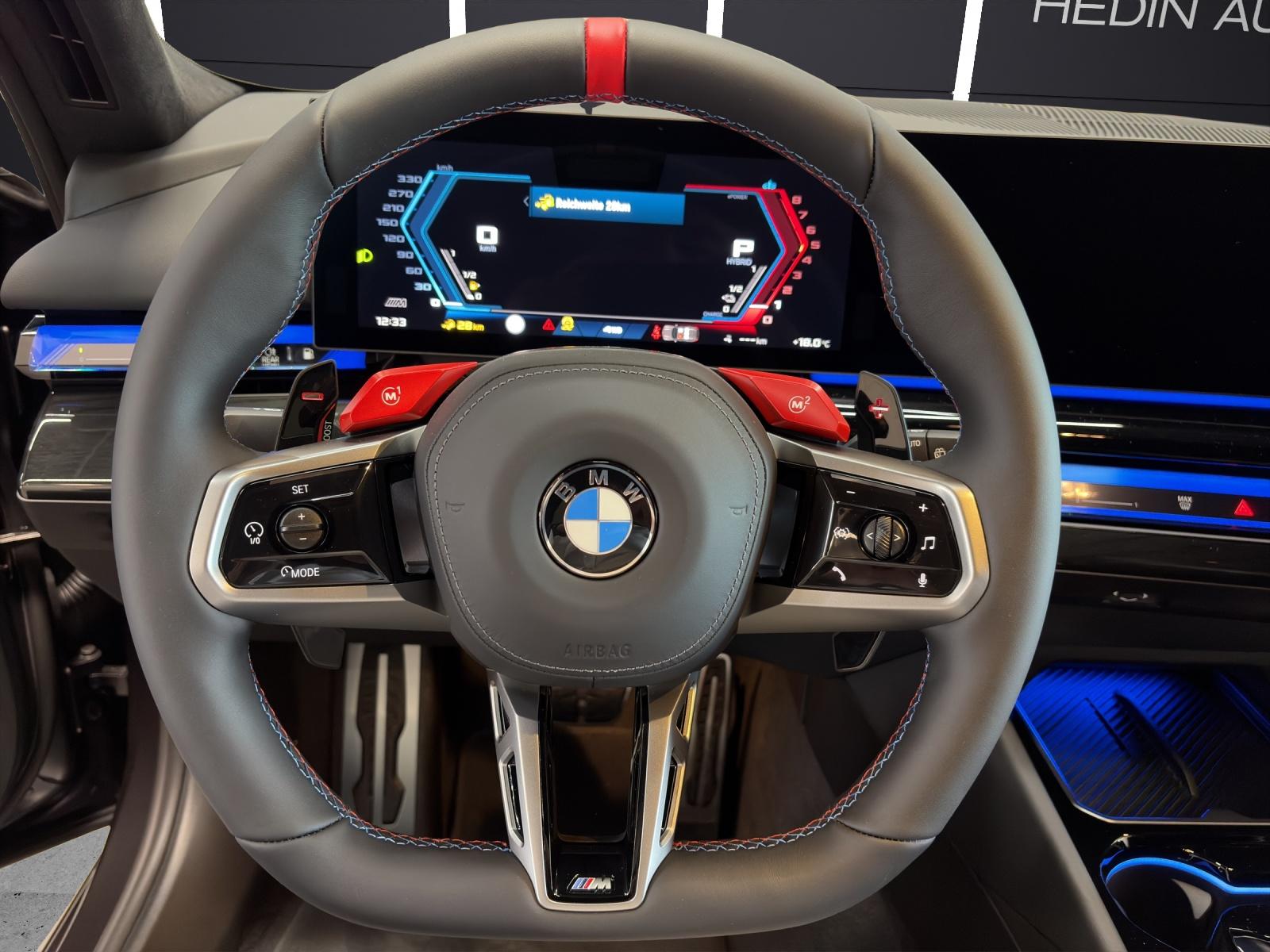 BMW M5 xDrive Touring-image-10