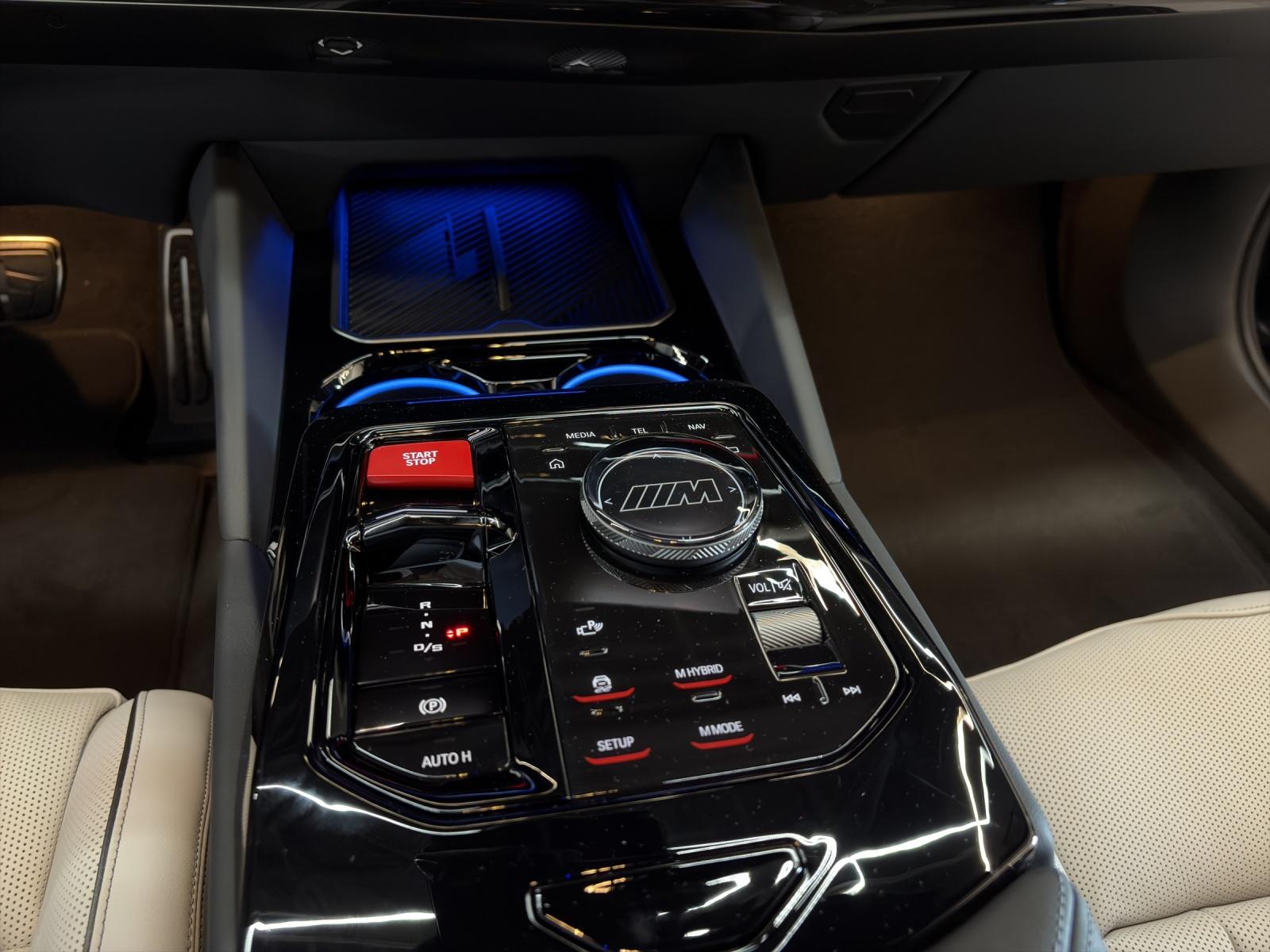 BMW M5 xDrive Touring-image-11