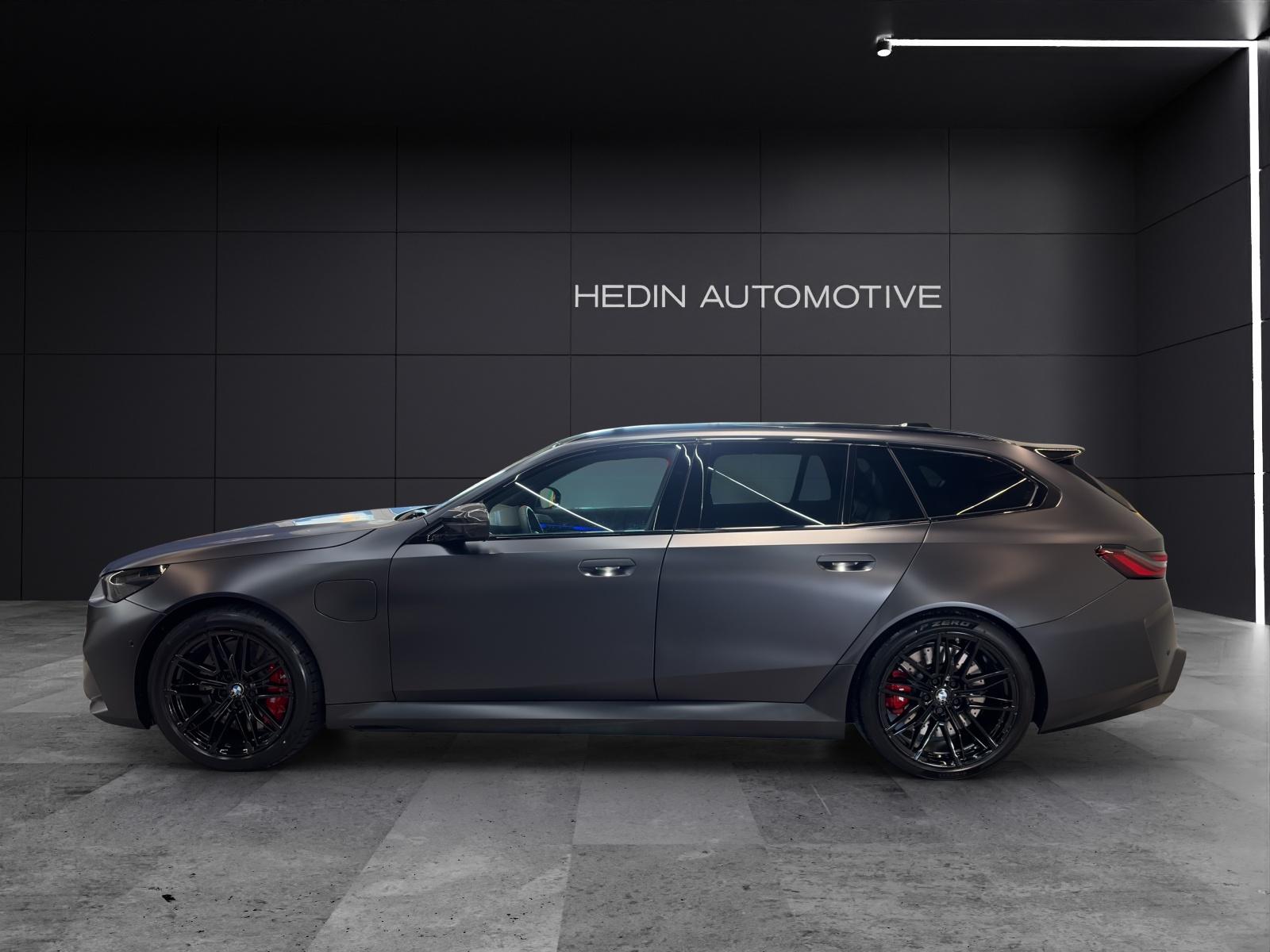 BMW M5 xDrive Touring-image-1