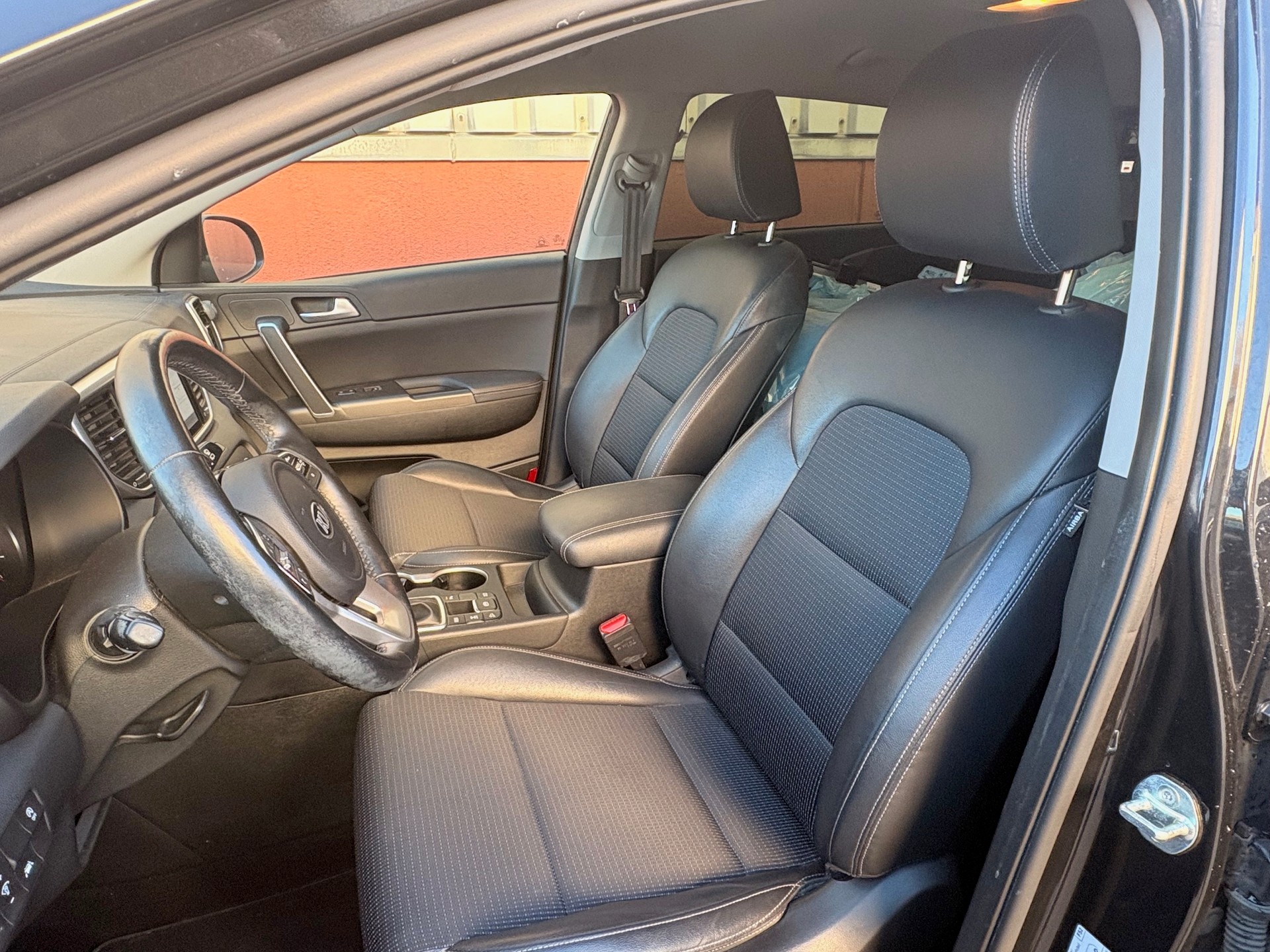KIA Sportage 1.6 T-GDi Black Edition 4WD Automat-image-7