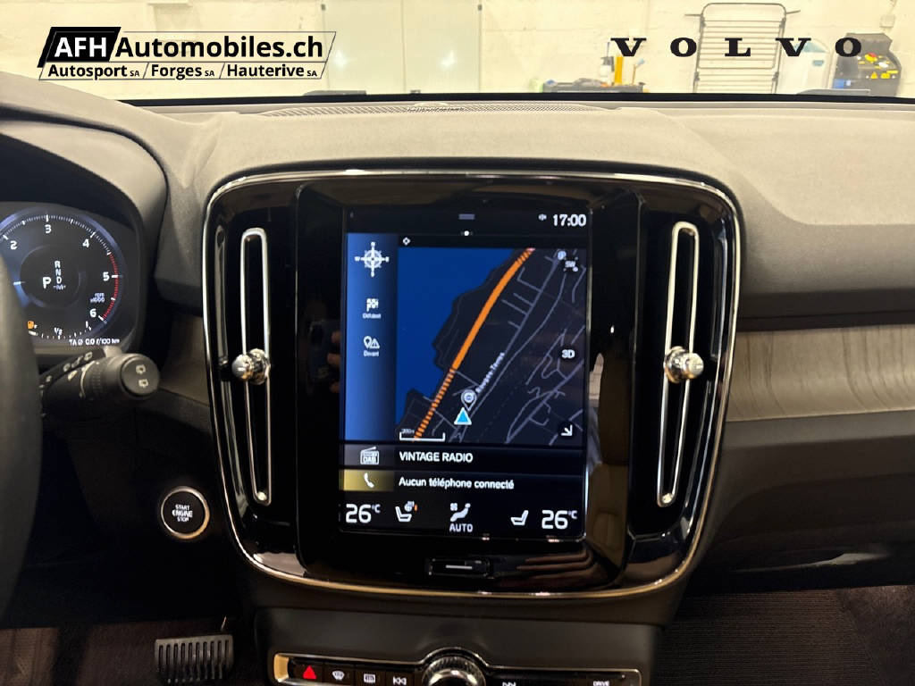 VOLVO XC40 D4 AWD Inscription-image-13
