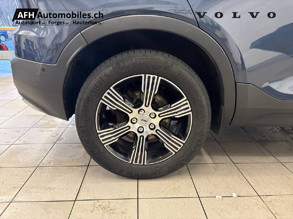 VOLVO XC40 D4 AWD Inscription-image-17