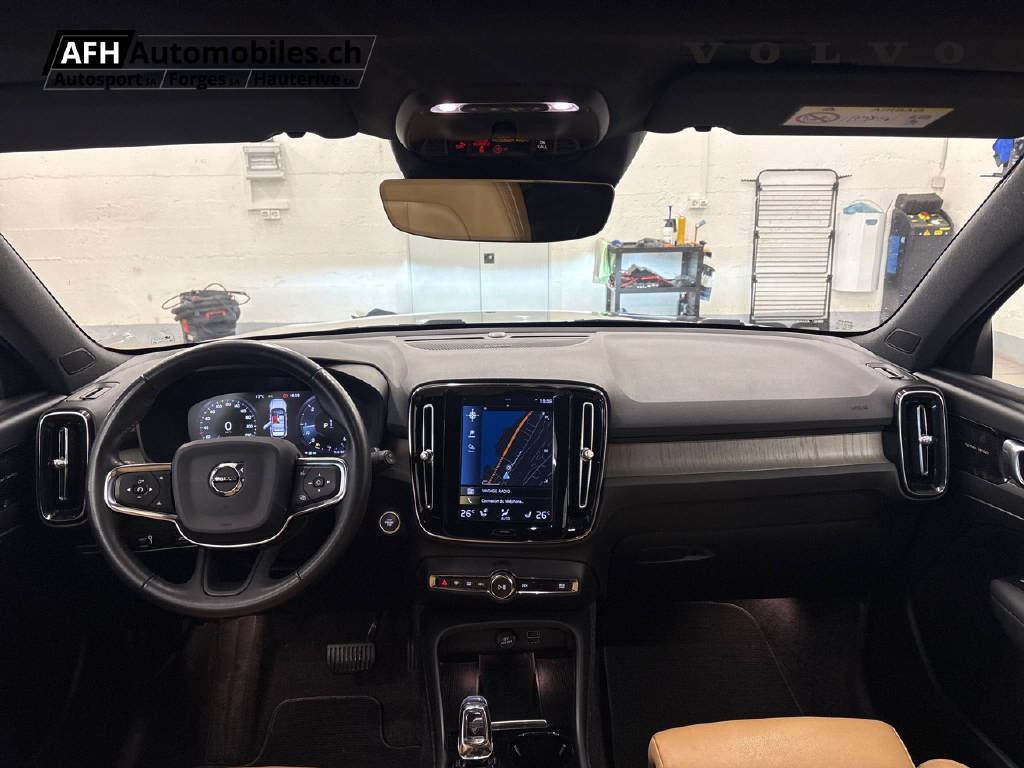 VOLVO XC40 D4 AWD Inscription-image-18