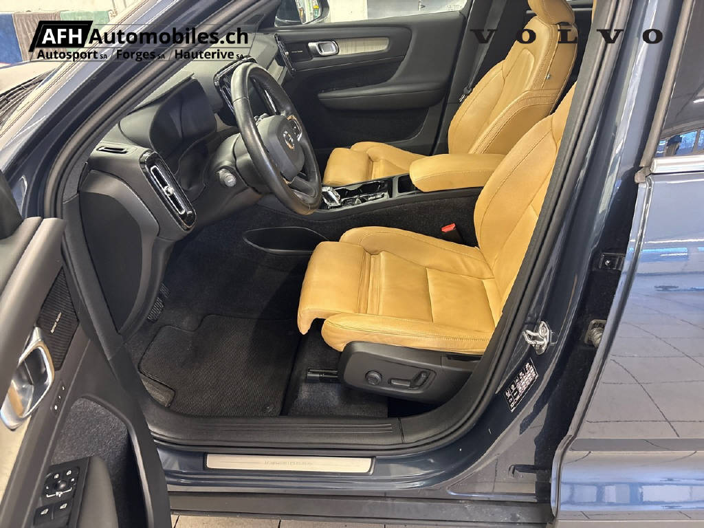 VOLVO XC40 D4 AWD Inscription-image-14