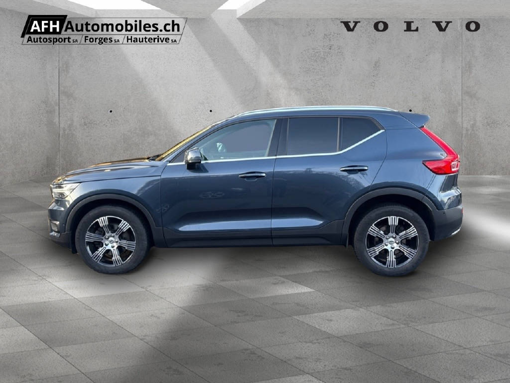 VOLVO XC40 D4 AWD Inscription-image-1