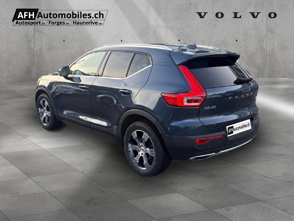 VOLVO XC40 D4 AWD Inscription-image-2