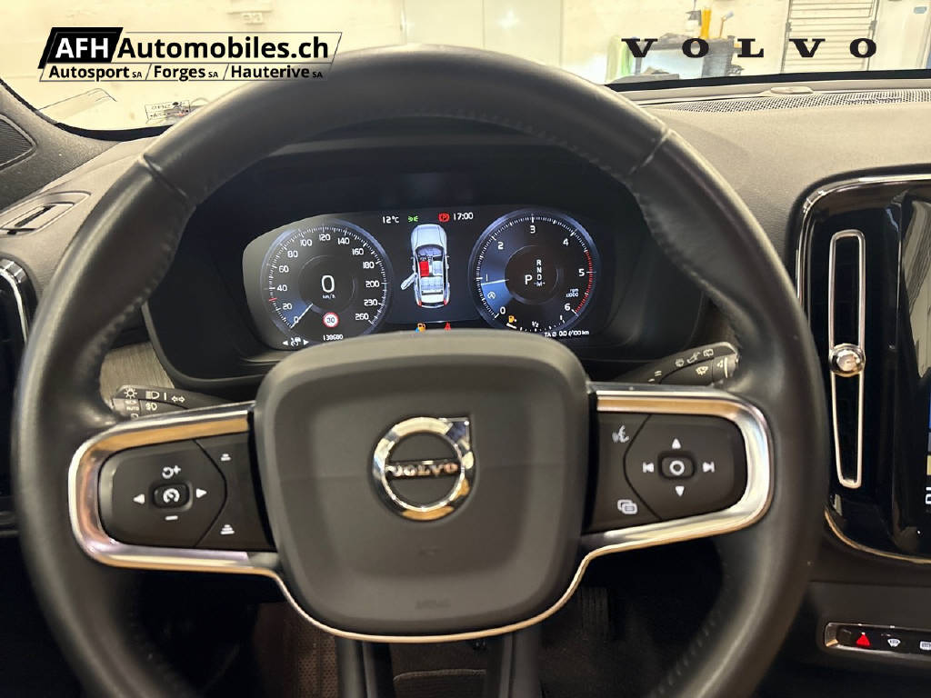 VOLVO XC40 D4 AWD Inscription-image-10