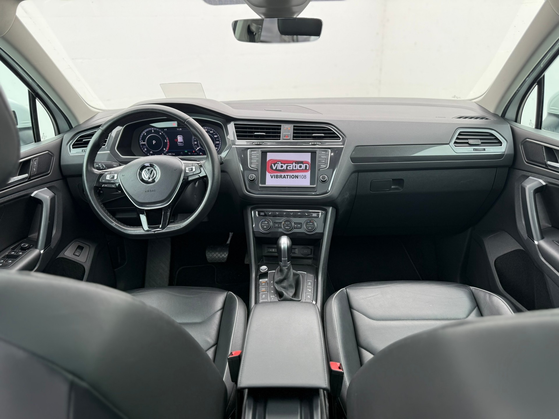 VW Tiguan 2.0 TDI SCR Highline 4Motion DSG-image-8