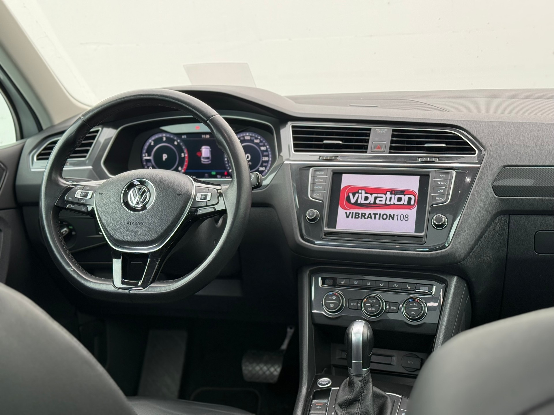 VW Tiguan 2.0 TDI SCR Highline 4Motion DSG-image-5