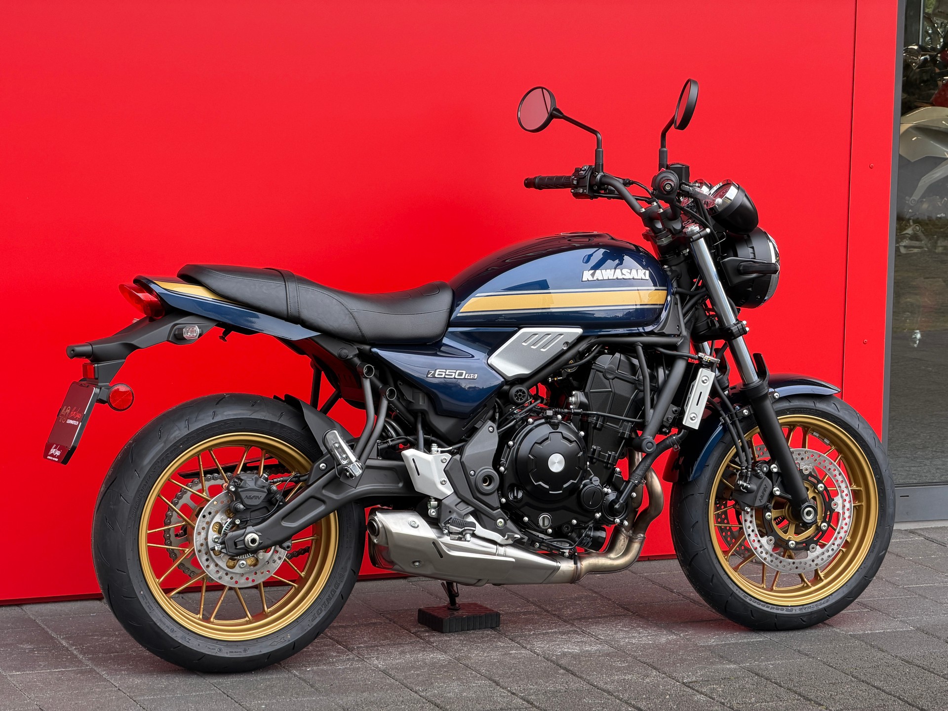 KAWASAKI Z 650 RS-showroom-element-2