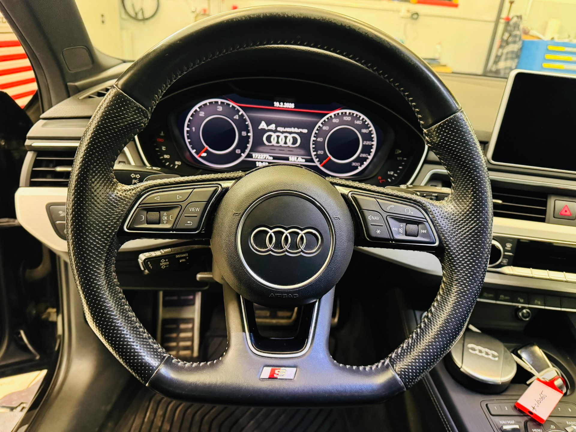 AUDI A4 Avant 3.0 TDI Sport quattro tiptronic-image-13