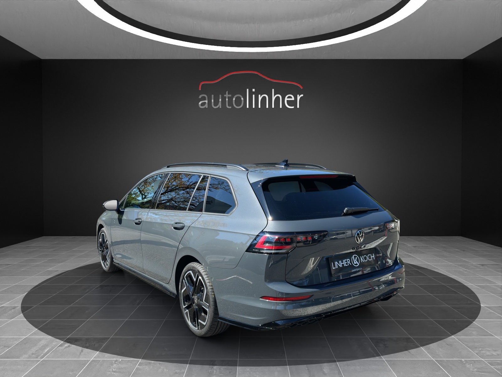 VW Golf Variant 2.0 TSI R-Line DSG 4 Motion-image-2