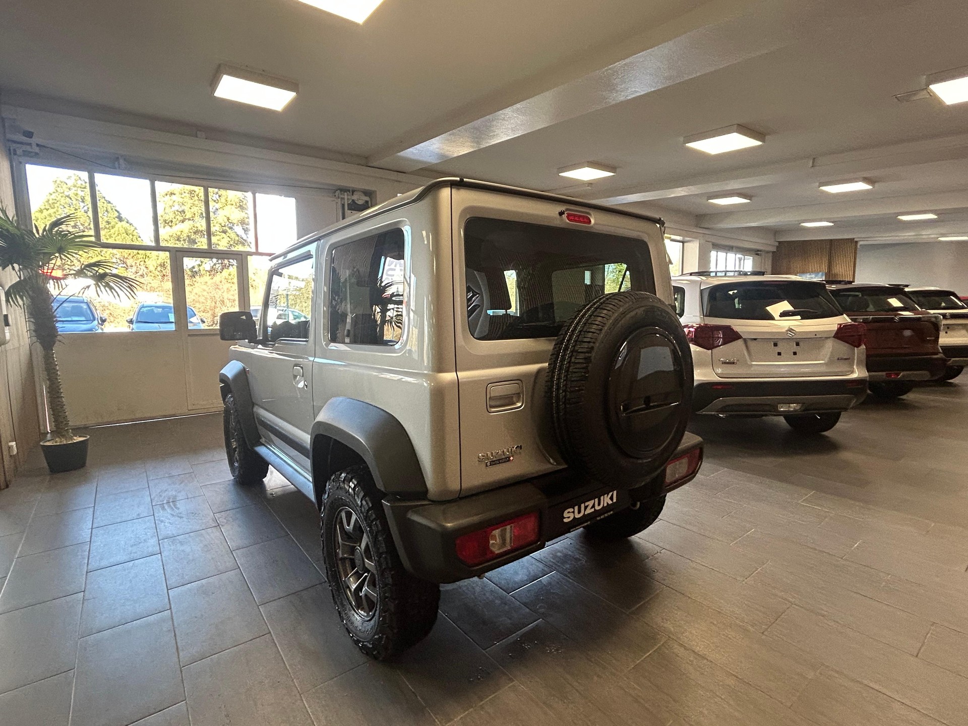 SUZUKI Jimny 1.5 Compact Top Automatique 4 Place/4Platz-image-5