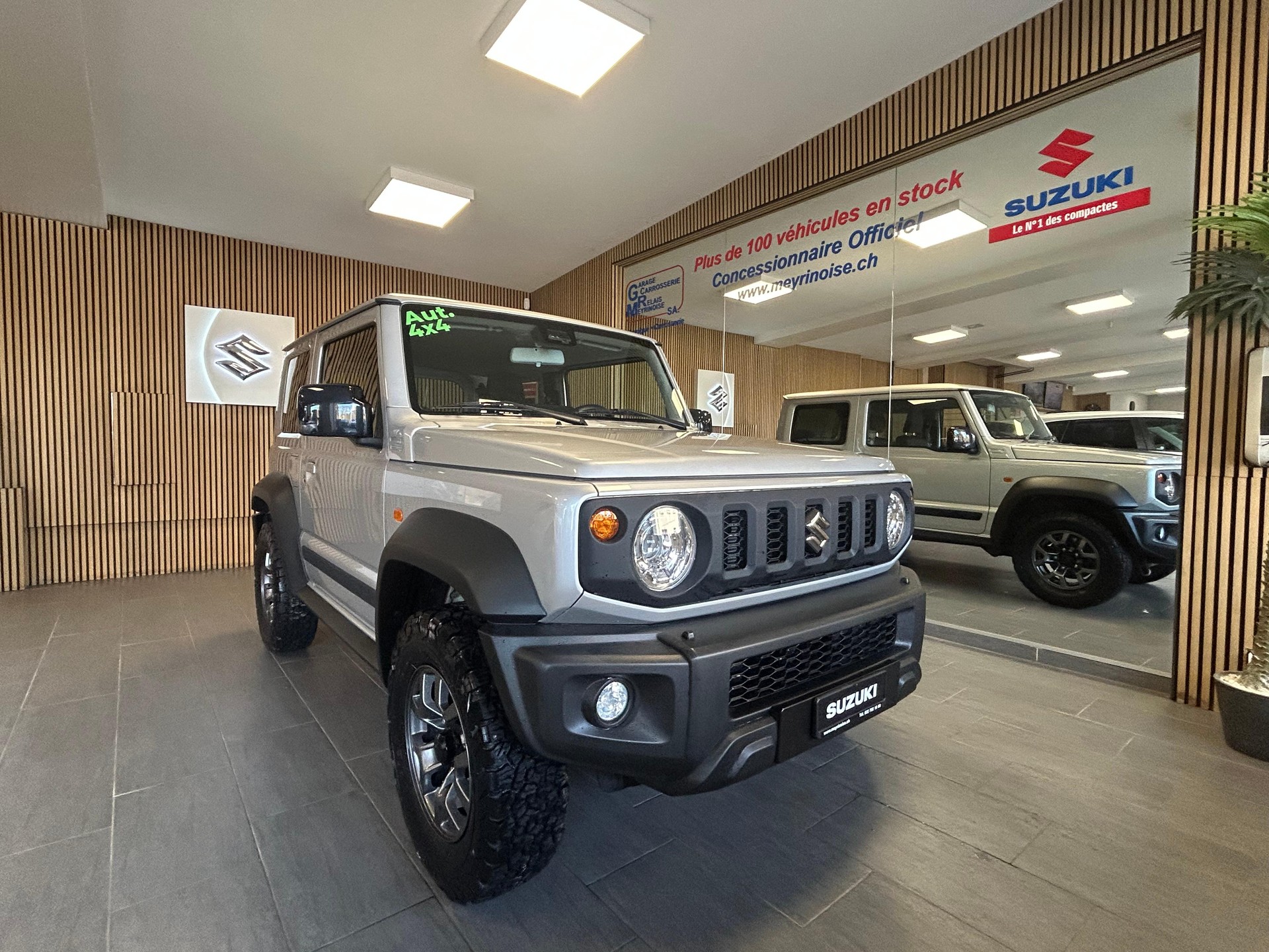 SUZUKI Jimny 1.5 Compact Top Automatique 4 Place/4Platz-image-2