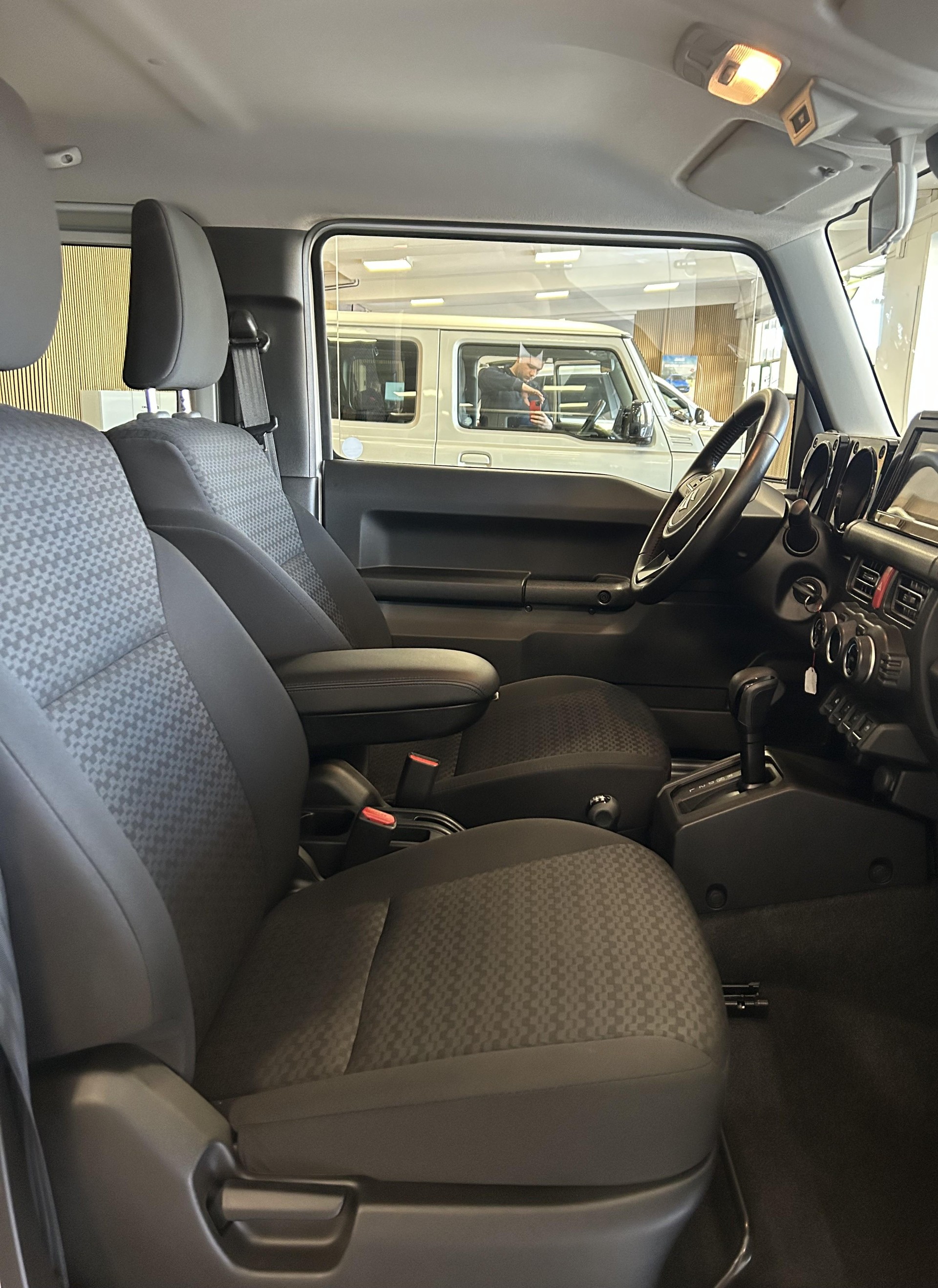 SUZUKI Jimny 1.5 Compact Top Automatique 4 Place/4Platz-image-14