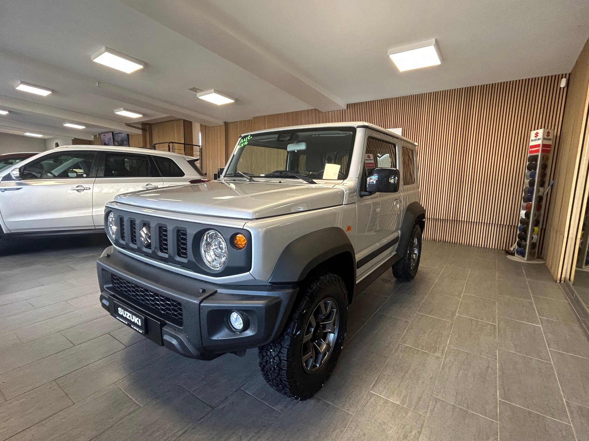 SUZUKI Jimny 1.5 Compact Top Automatique 4 Place/4Platz-image-4