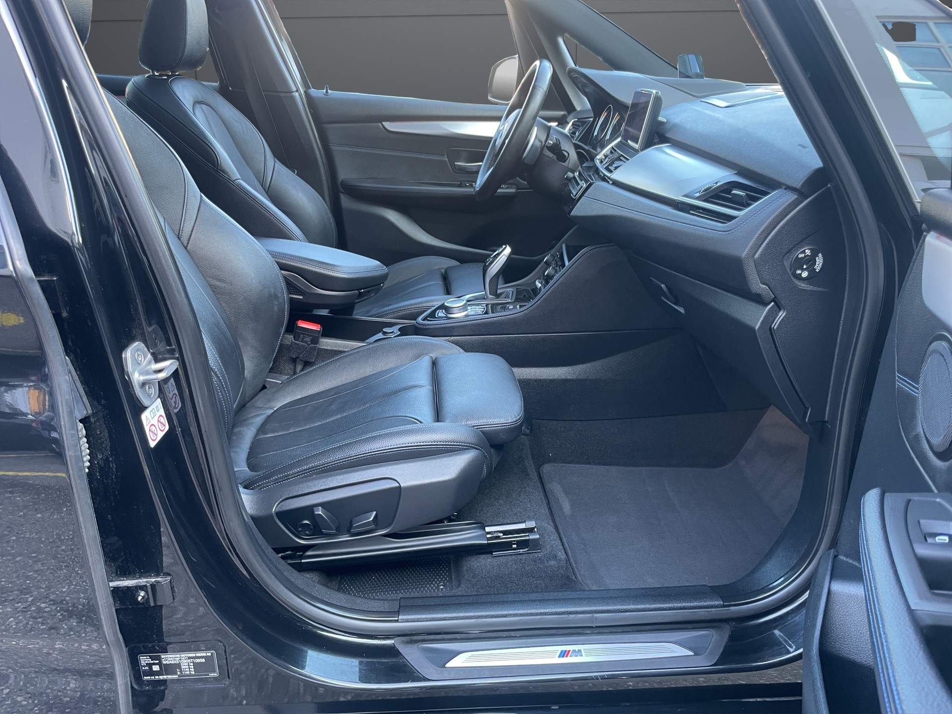 BMW 220d xDrive M Sport Gran Tourer Steptronic Travel Edition-image-7