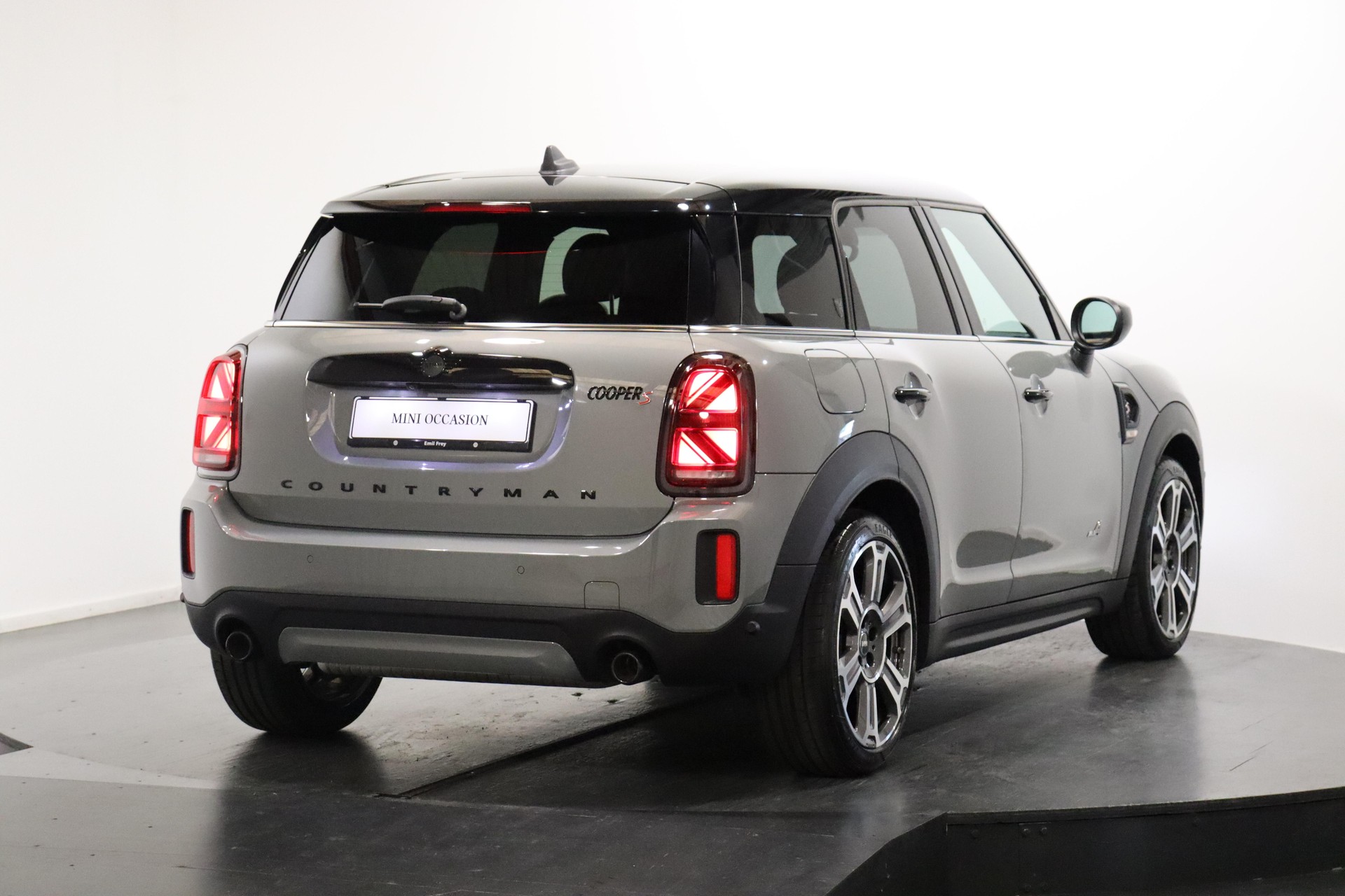 MINI Countryman F60 2.0i Cooper S SAG ALL4-image-3