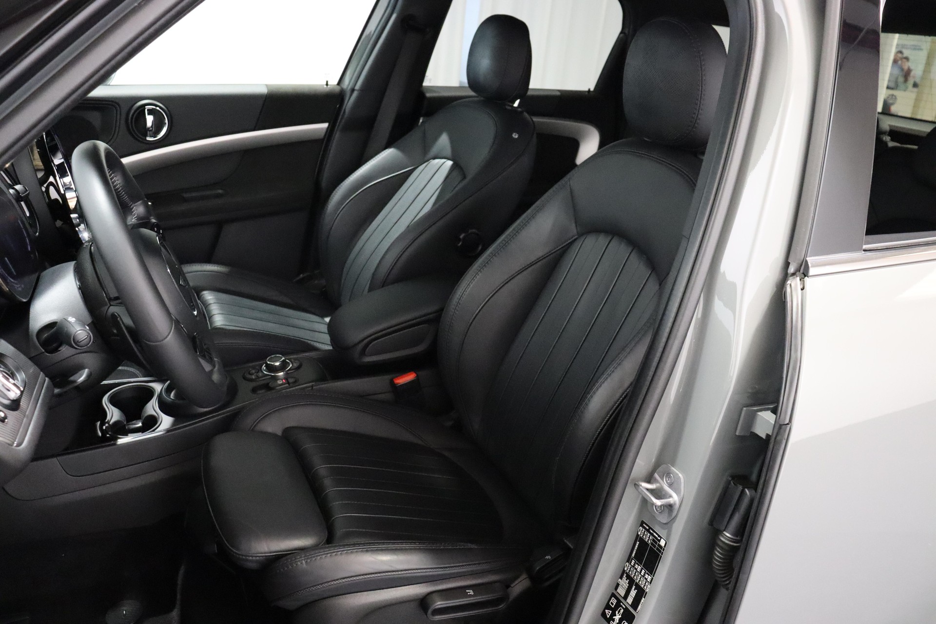 MINI Countryman F60 2.0i Cooper S SAG ALL4-image-8