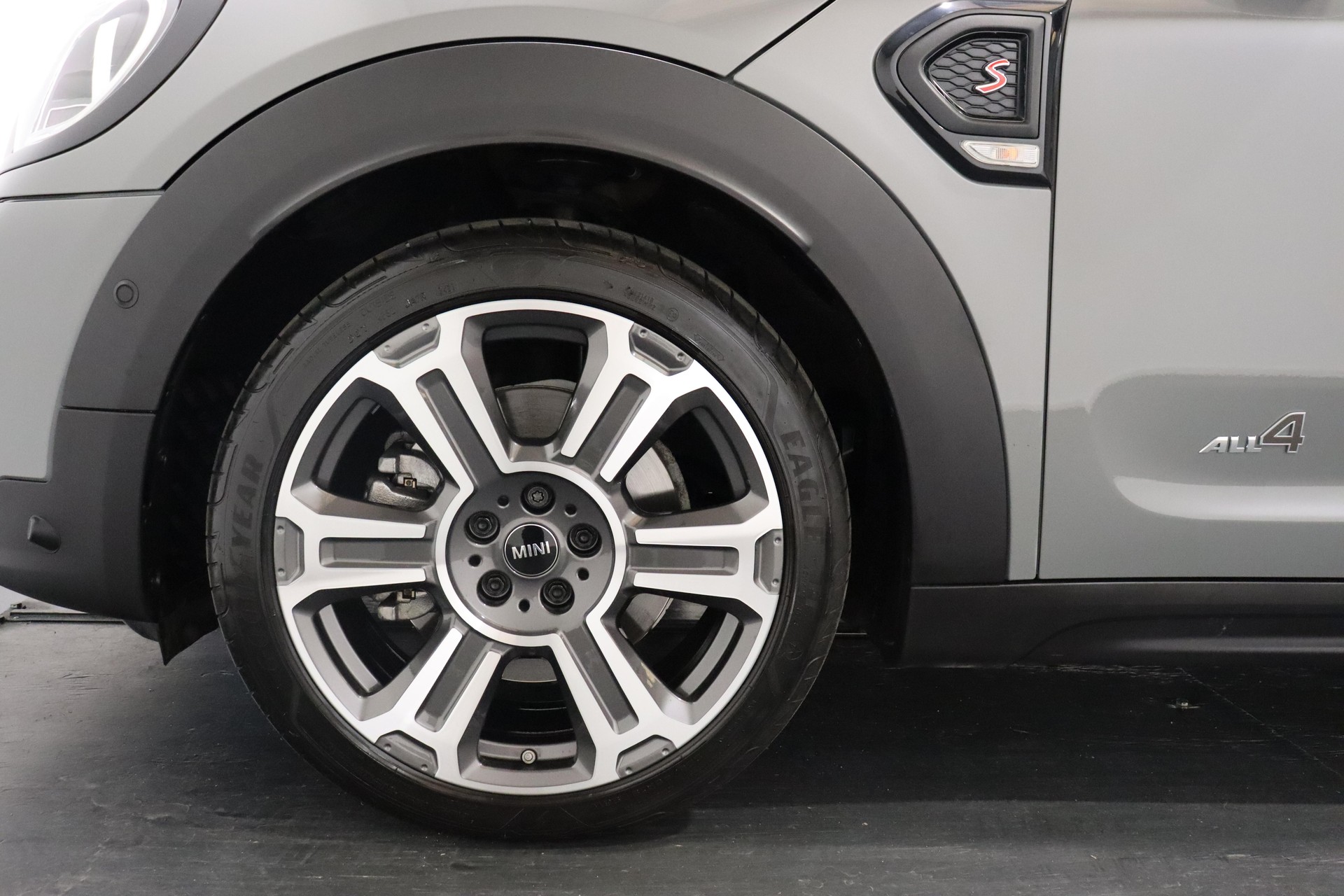 MINI Countryman F60 2.0i Cooper S SAG ALL4-image-4