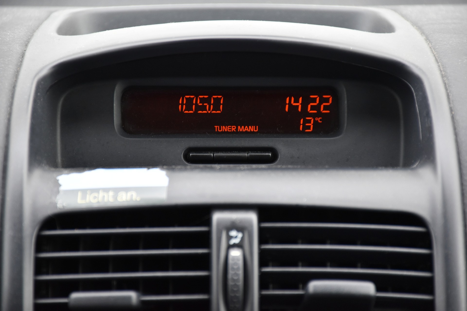 RENAULT Clio 1.4 16V Extrême-image-11