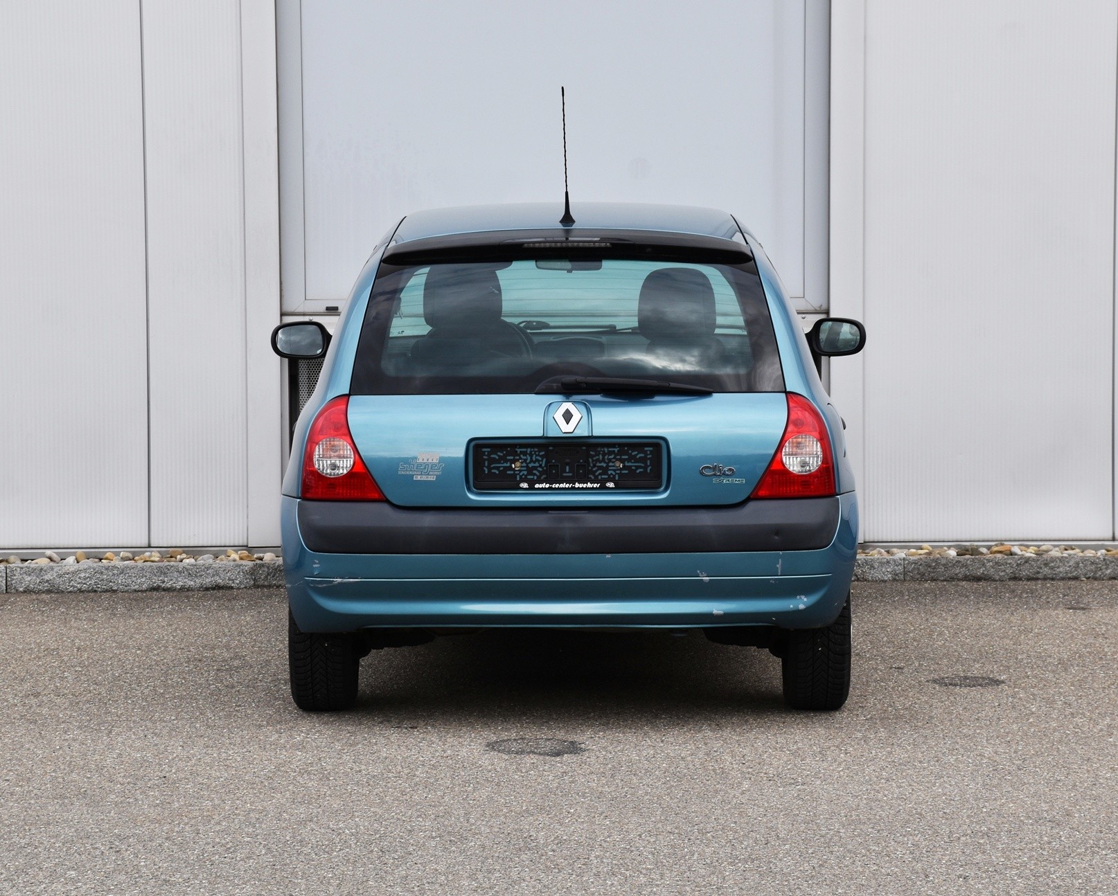 RENAULT Clio 1.4 16V Extrême-image-4