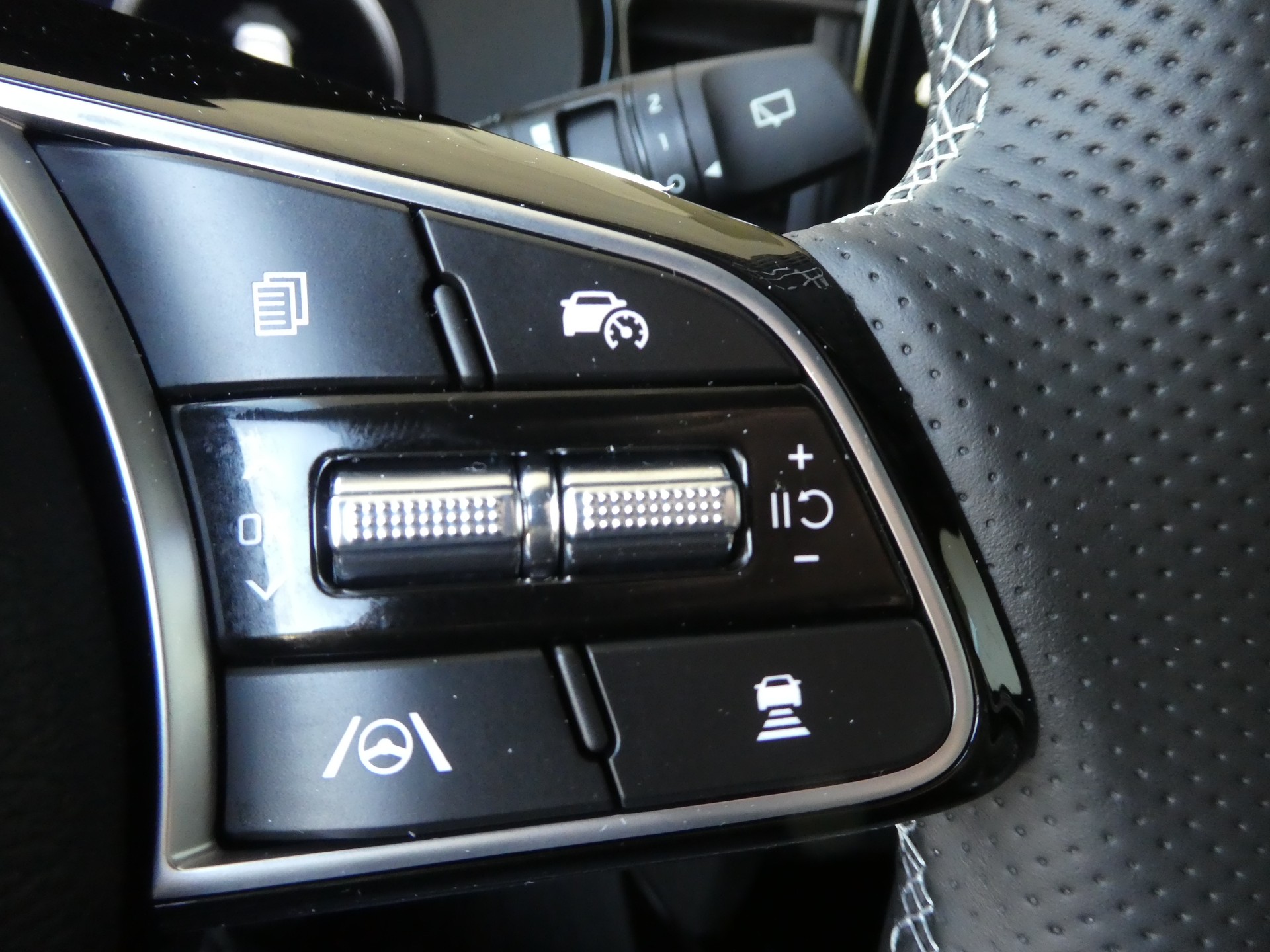 KIA Ceed Sportswagon 1.5 T-GDi MHEV GT-Line DCT-image-11