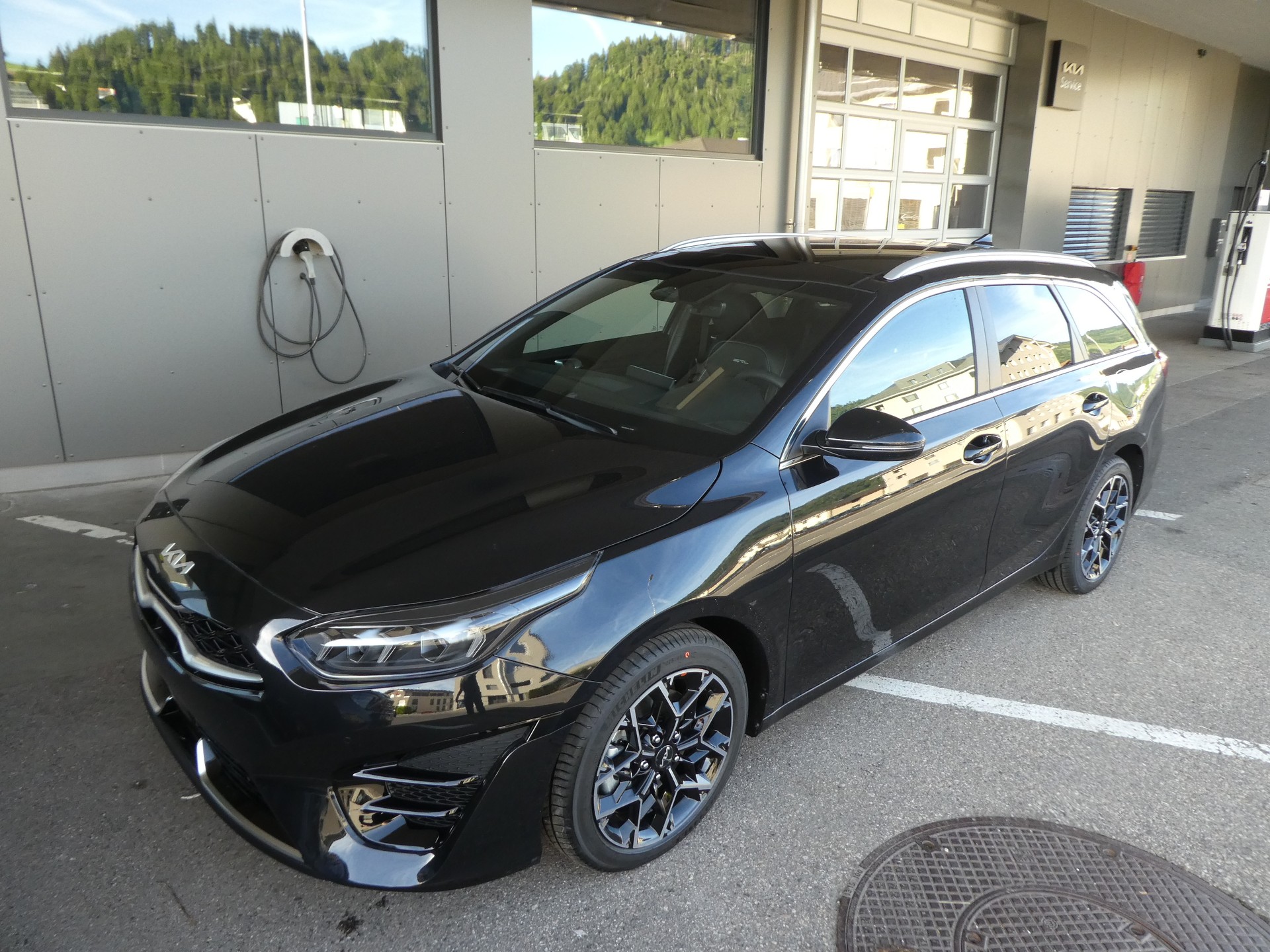 KIA Ceed Sportswagon 1.5 T-GDi MHEV GT-Line DCT-image-2