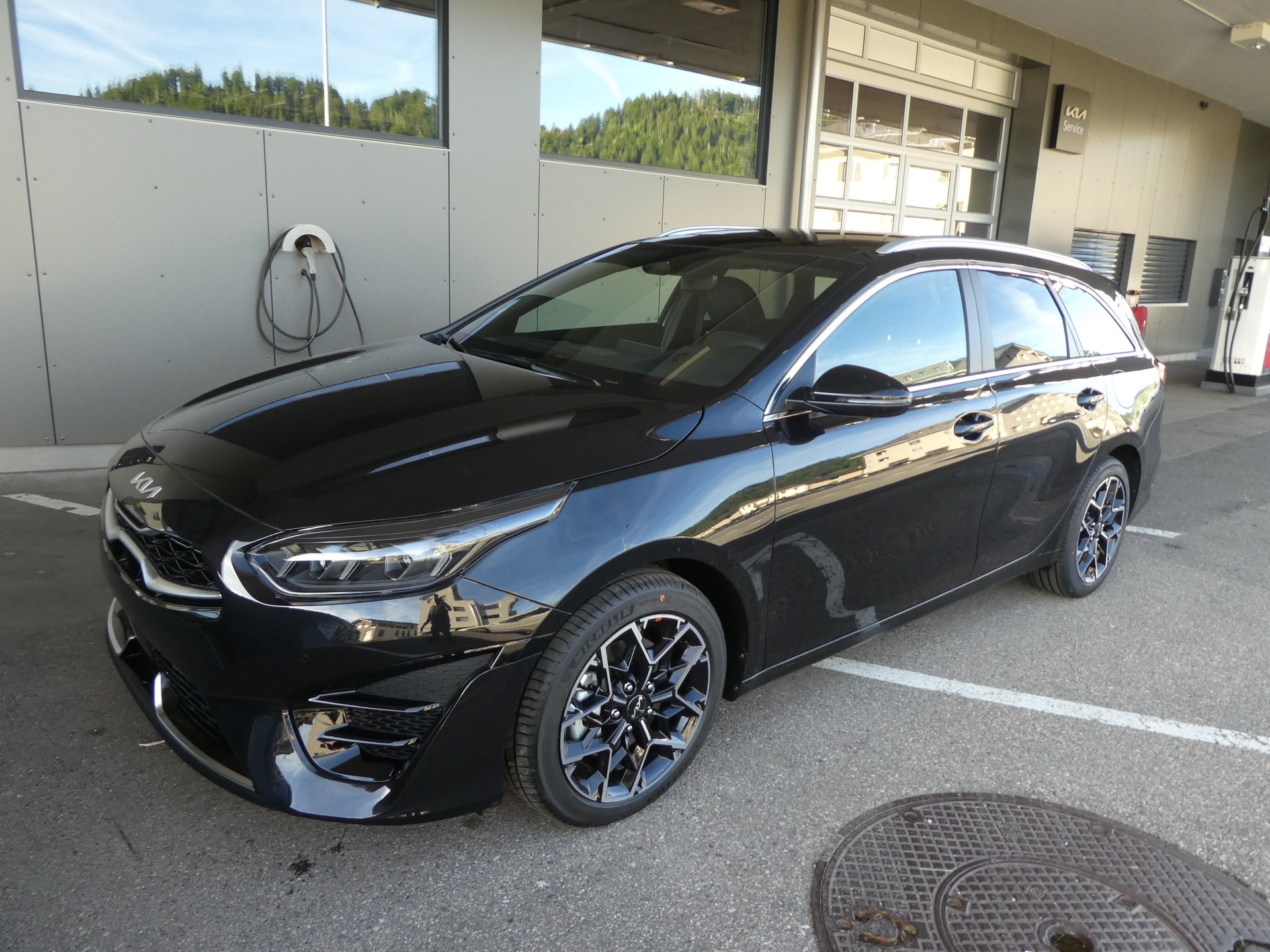 KIA Ceed Sportswagon 1.5 T-GDi MHEV GT-Line DCT-image-1