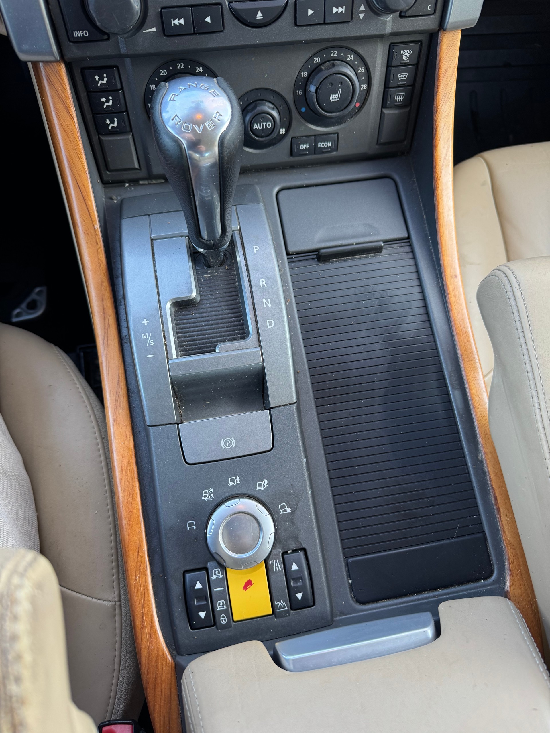 LAND ROVER Range Rover Sport 4.4 V8 HSE Automatic-image-13