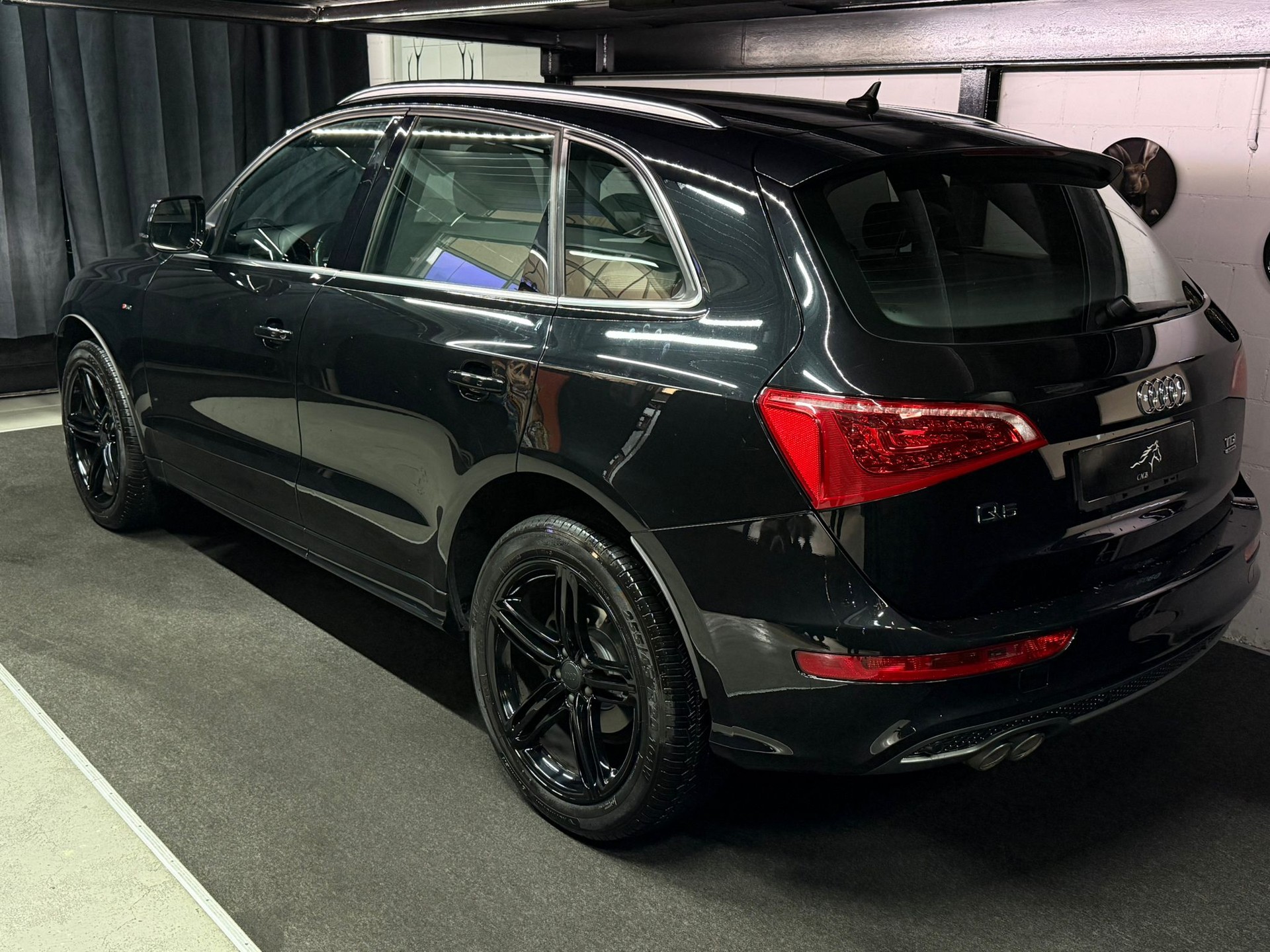 AUDI Q5 2.0 TDI quattro S-tronic S-Line / All Black-image-9