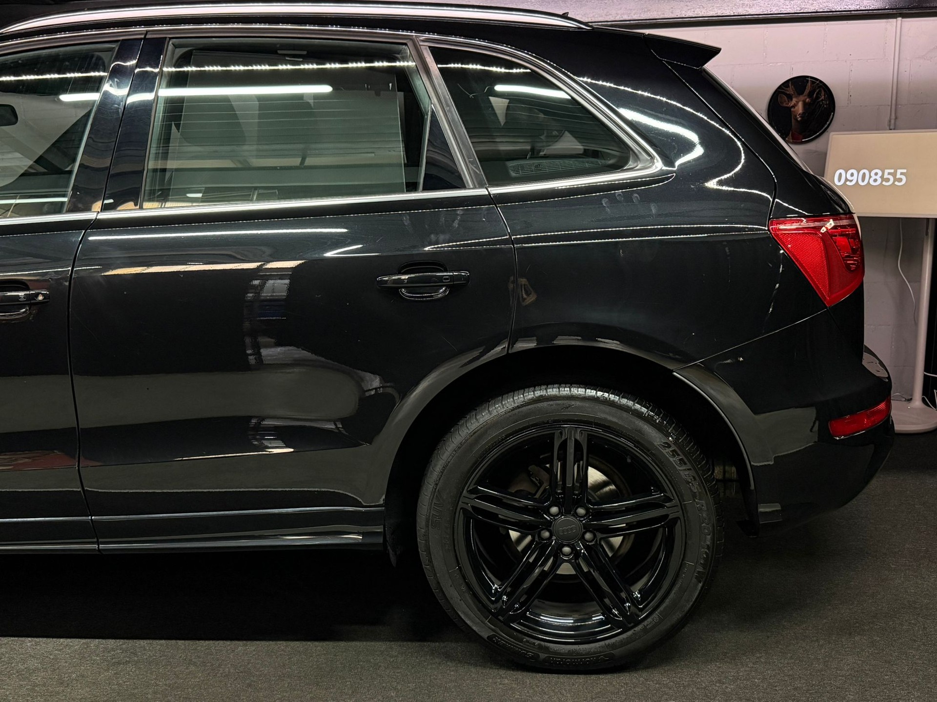 AUDI Q5 2.0 TDI quattro S-tronic S-Line / All Black-image-4