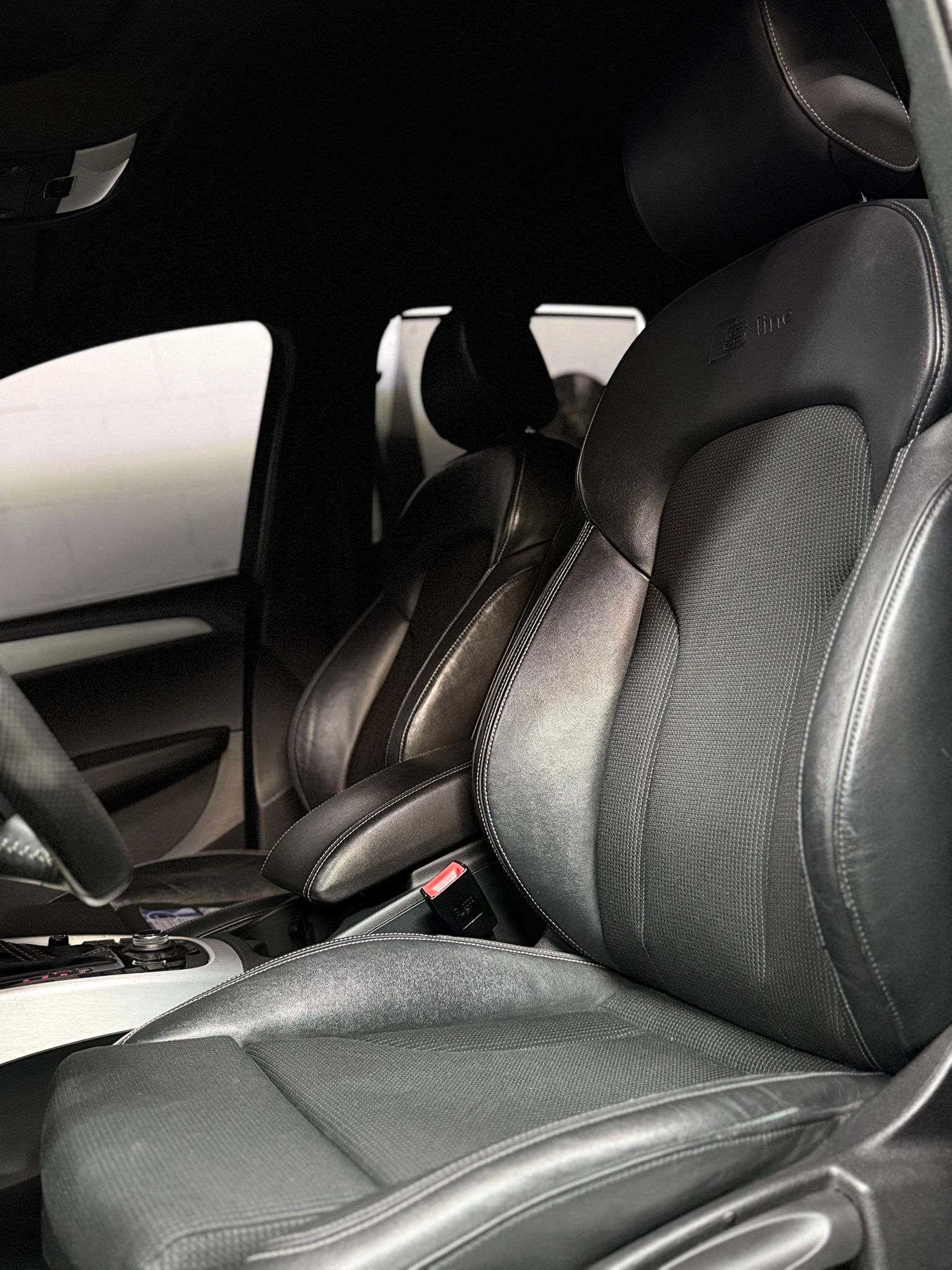 AUDI Q5 2.0 TDI quattro S-tronic S-Line / All Black-image-11