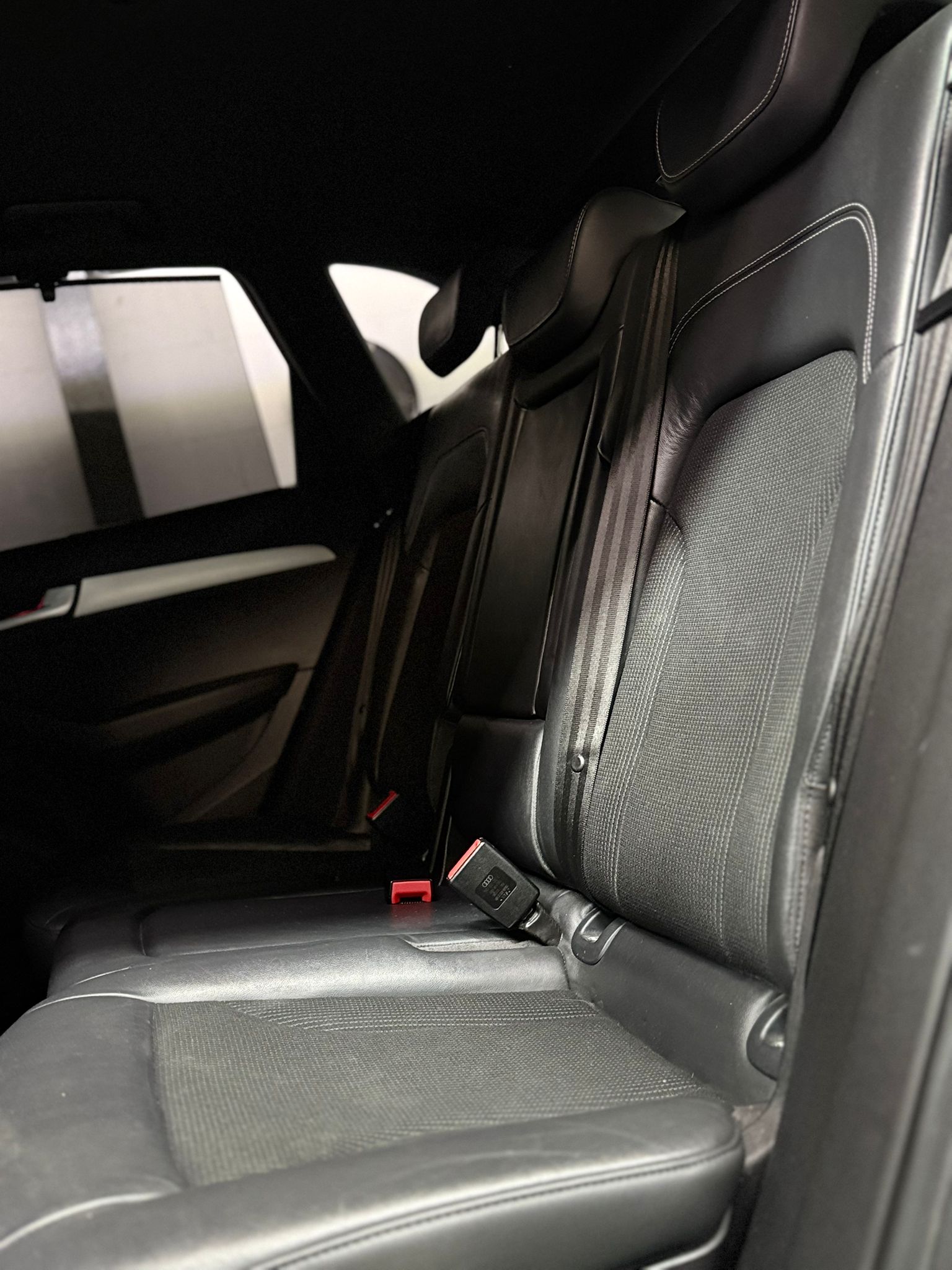 AUDI Q5 2.0 TDI quattro S-tronic S-Line / All Black-image-10