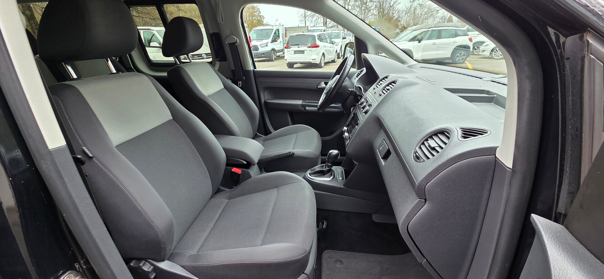 VW Caddy Maxi 1.6 TDI Blue Motion Family DSG-image-6