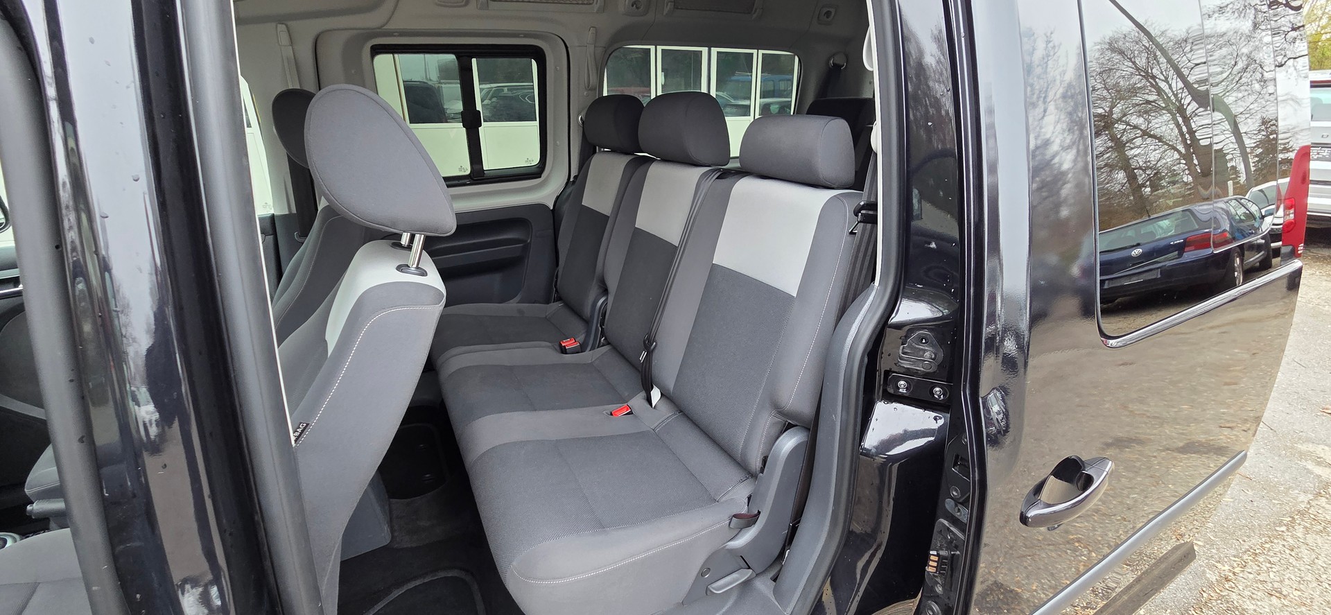 VW Caddy Maxi 1.6 TDI Blue Motion Family DSG-image-10