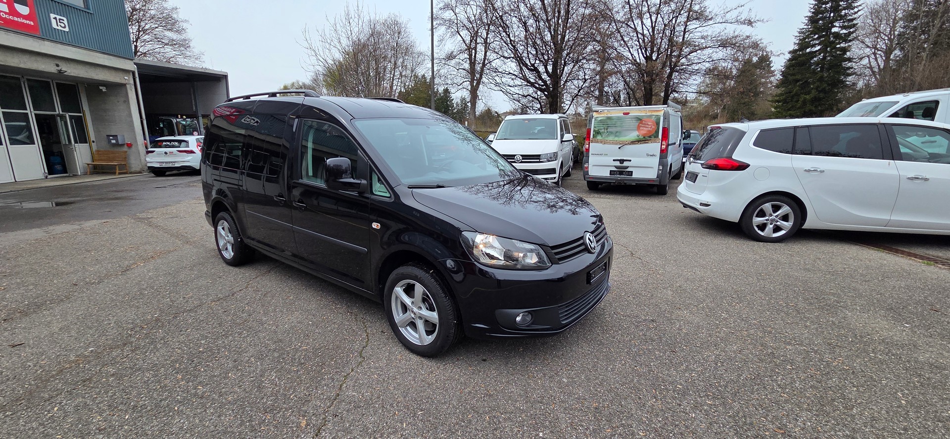 VW Caddy Maxi 1.6 TDI Blue Motion Family DSG-image-4