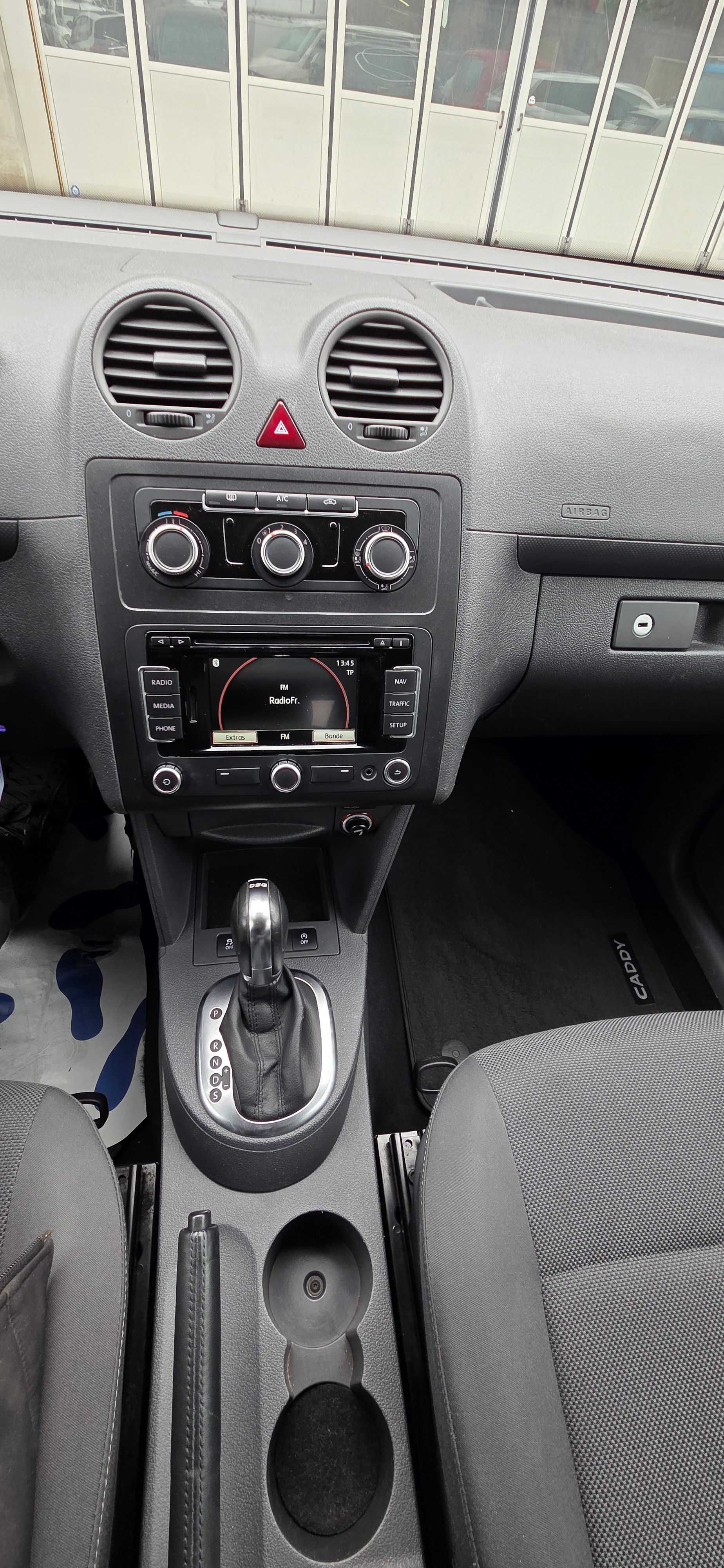 VW Caddy Maxi 1.6 TDI Blue Motion Family DSG-image-14