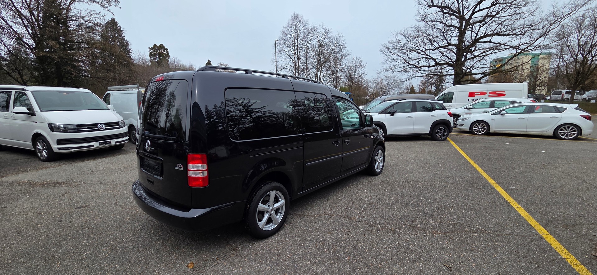 VW Caddy Maxi 1.6 TDI Blue Motion Family DSG-image-5