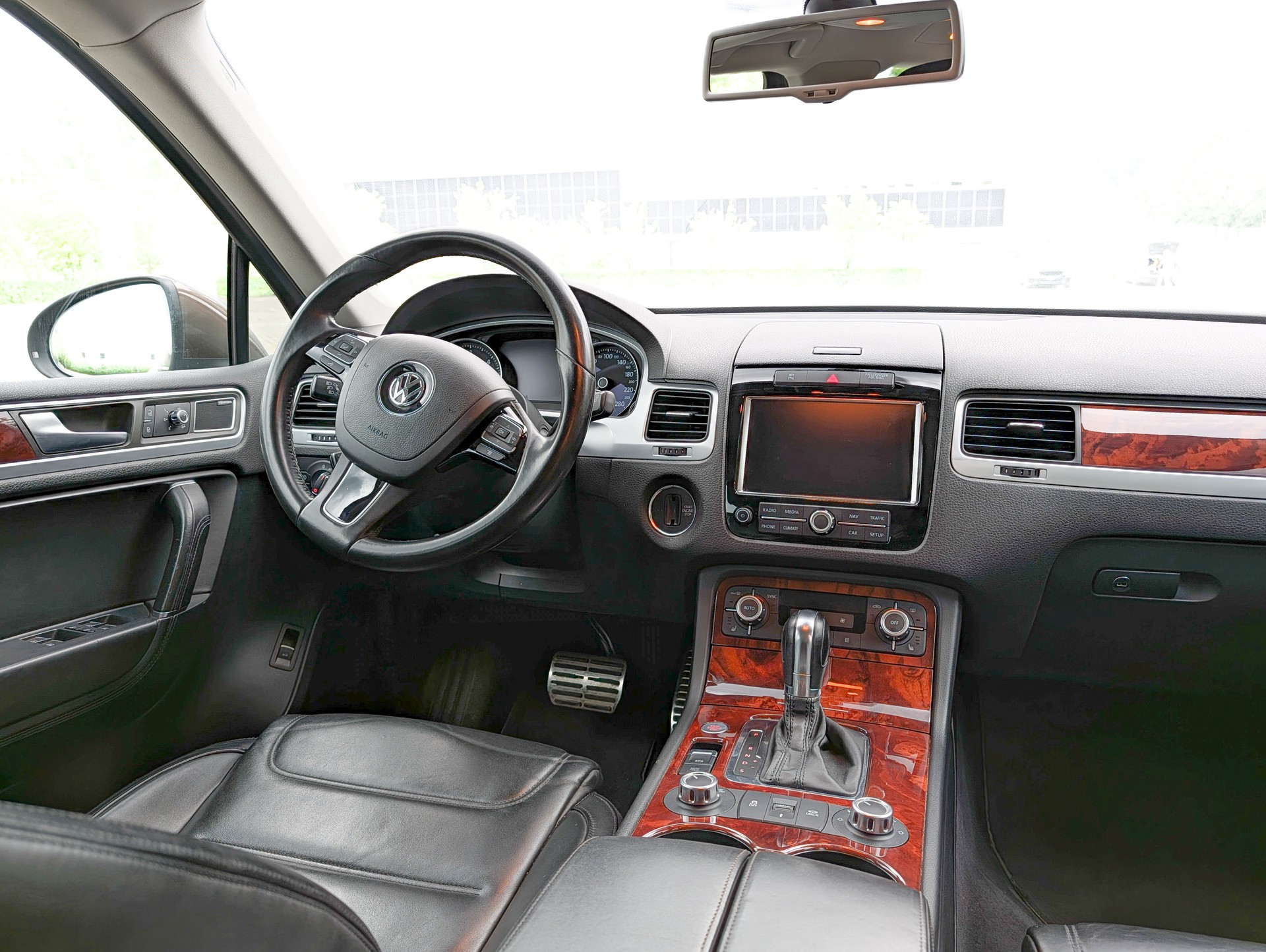 VW Touareg 4.2 TDI Tiptronic-image-5