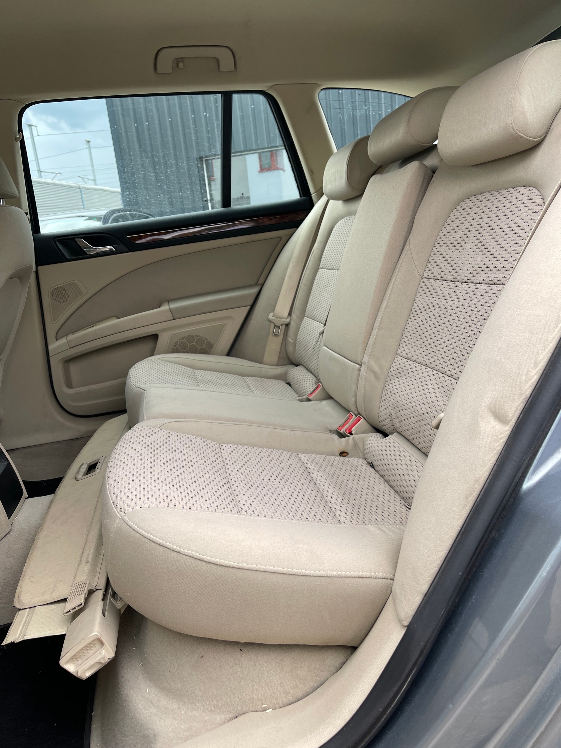 SKODA Superb Combi 2.0 TDi Ambition 4x4-image-12