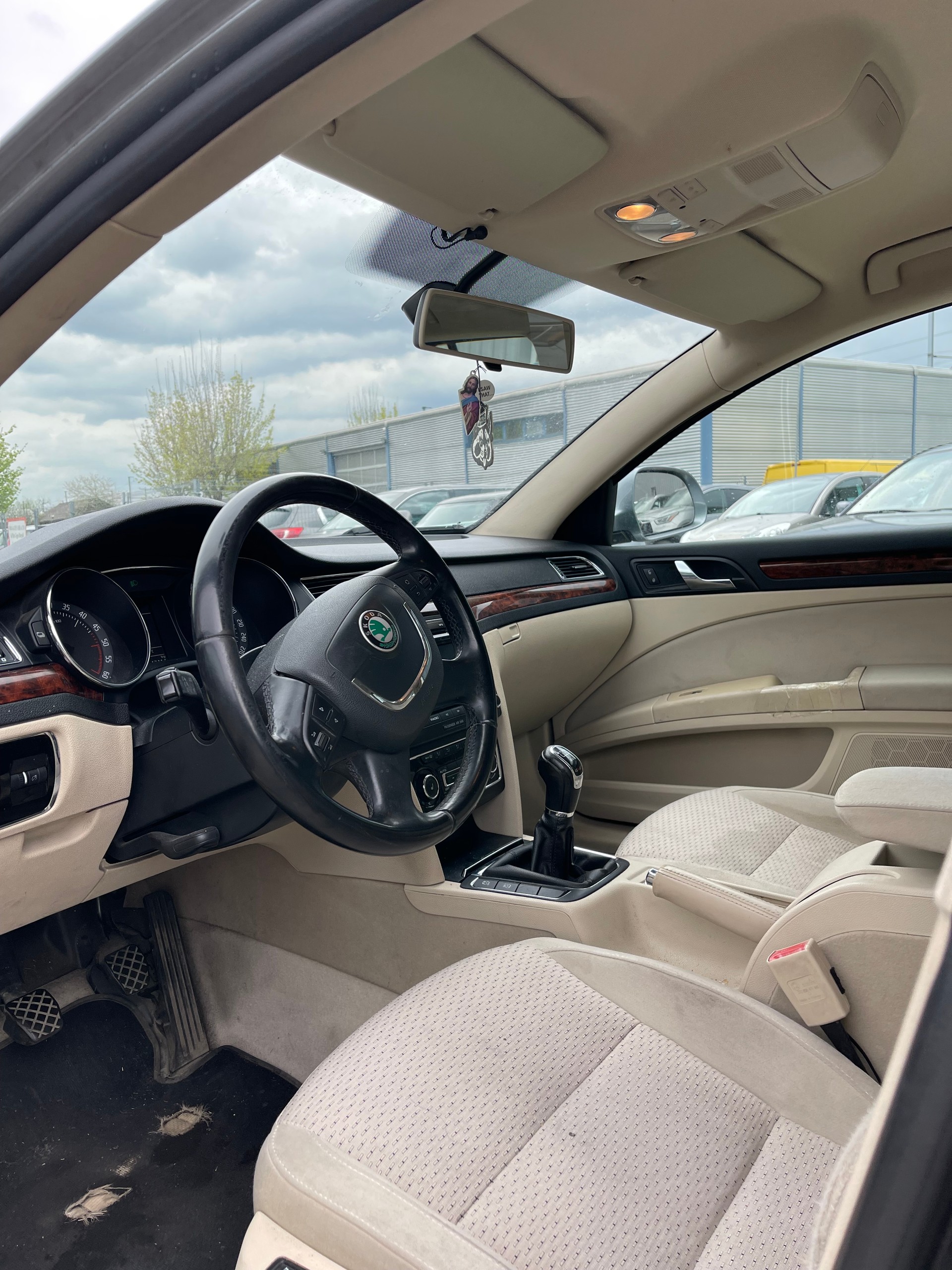 SKODA Superb Combi 2.0 TDi Ambition 4x4-image-9