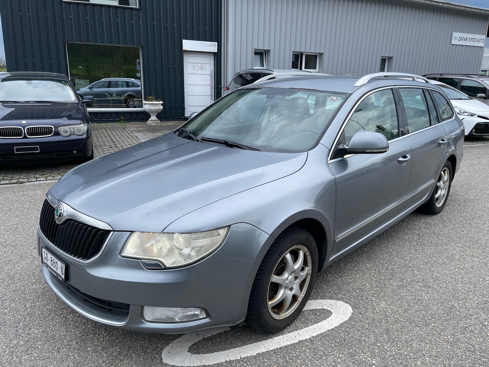 SKODA Superb Combi 2.0 TDi Ambition 4x4-image-0