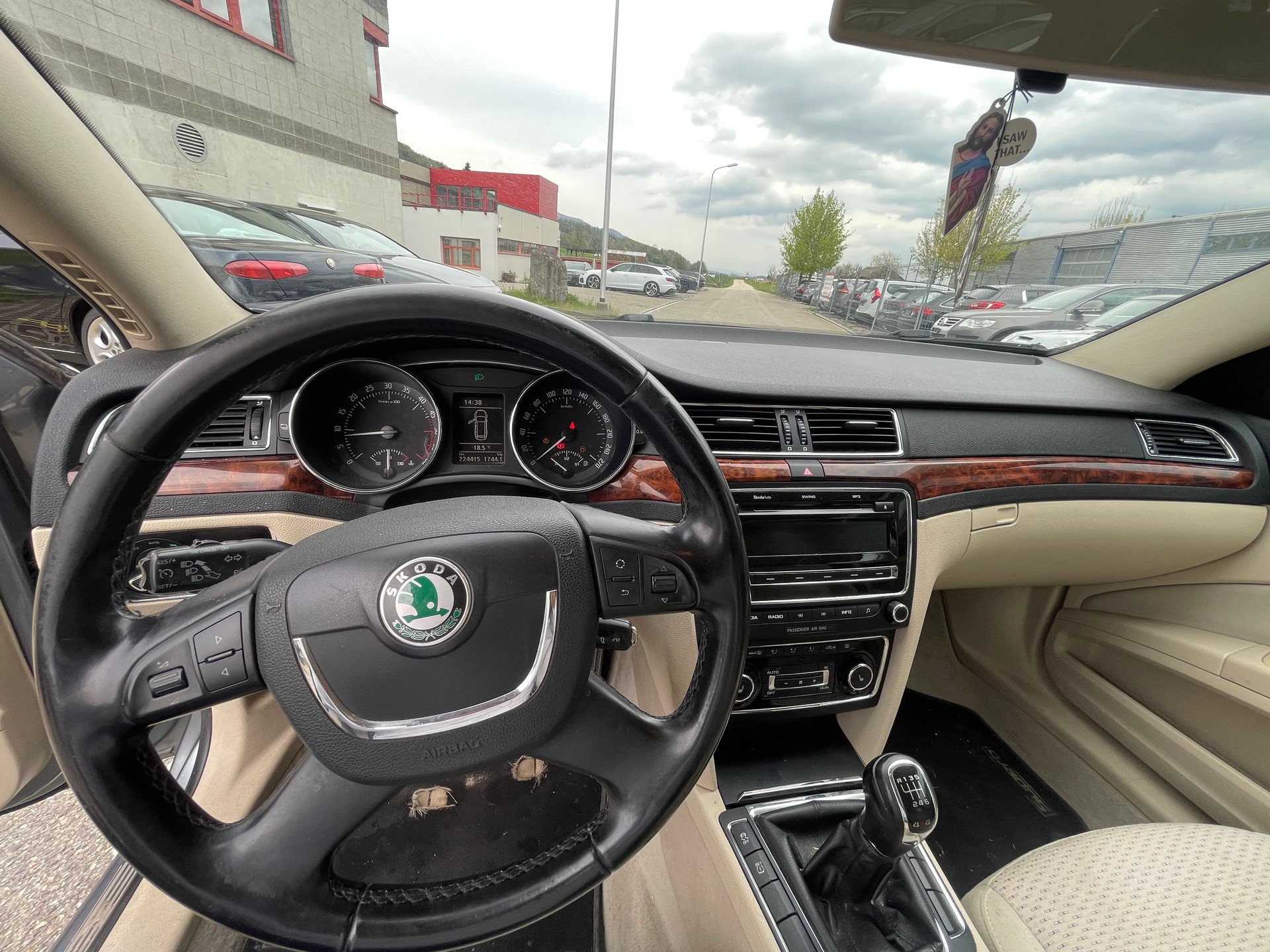 SKODA Superb Combi 2.0 TDi Ambition 4x4-image-10