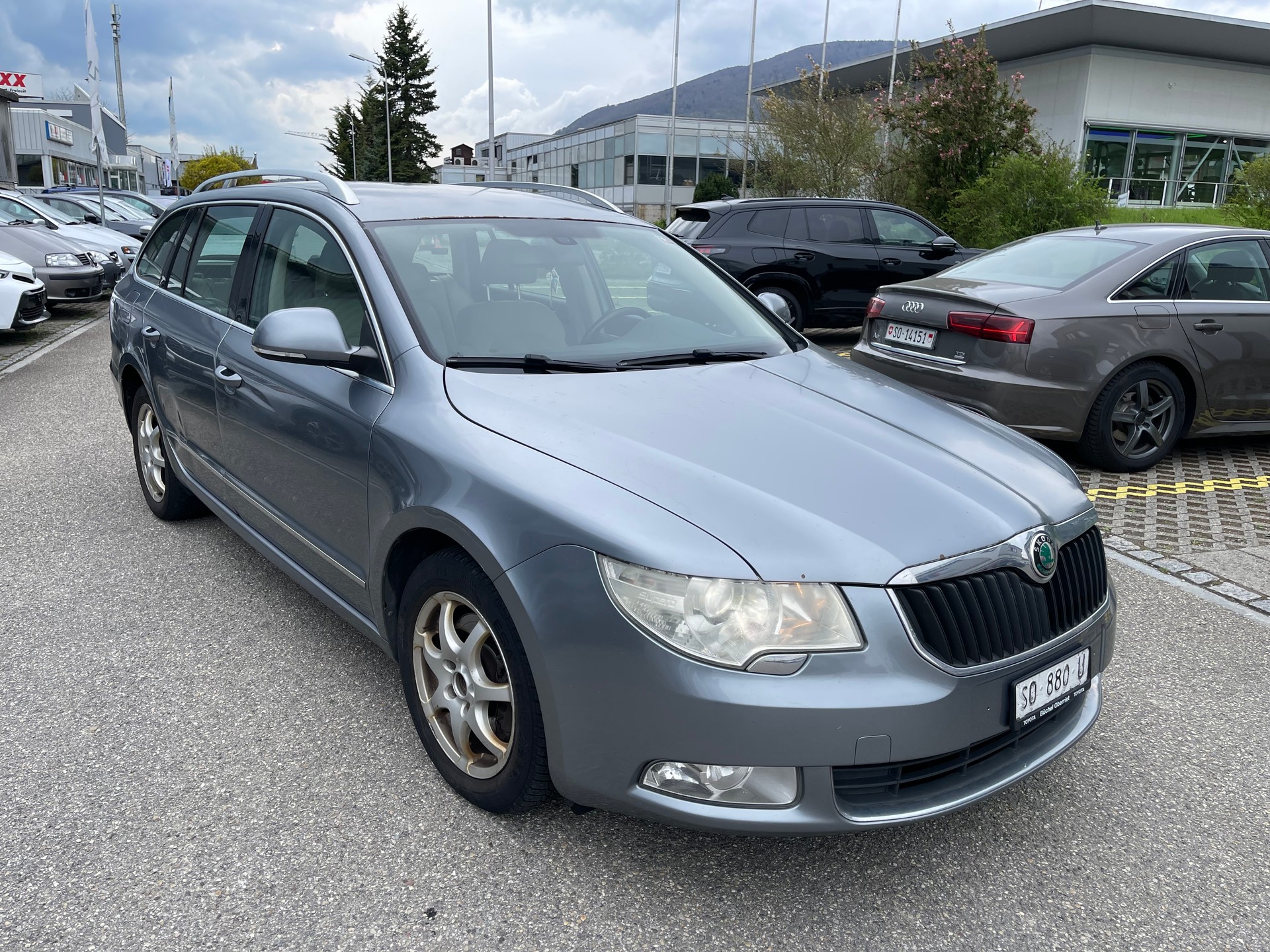 SKODA Superb Combi 2.0 TDi Ambition 4x4-image-2