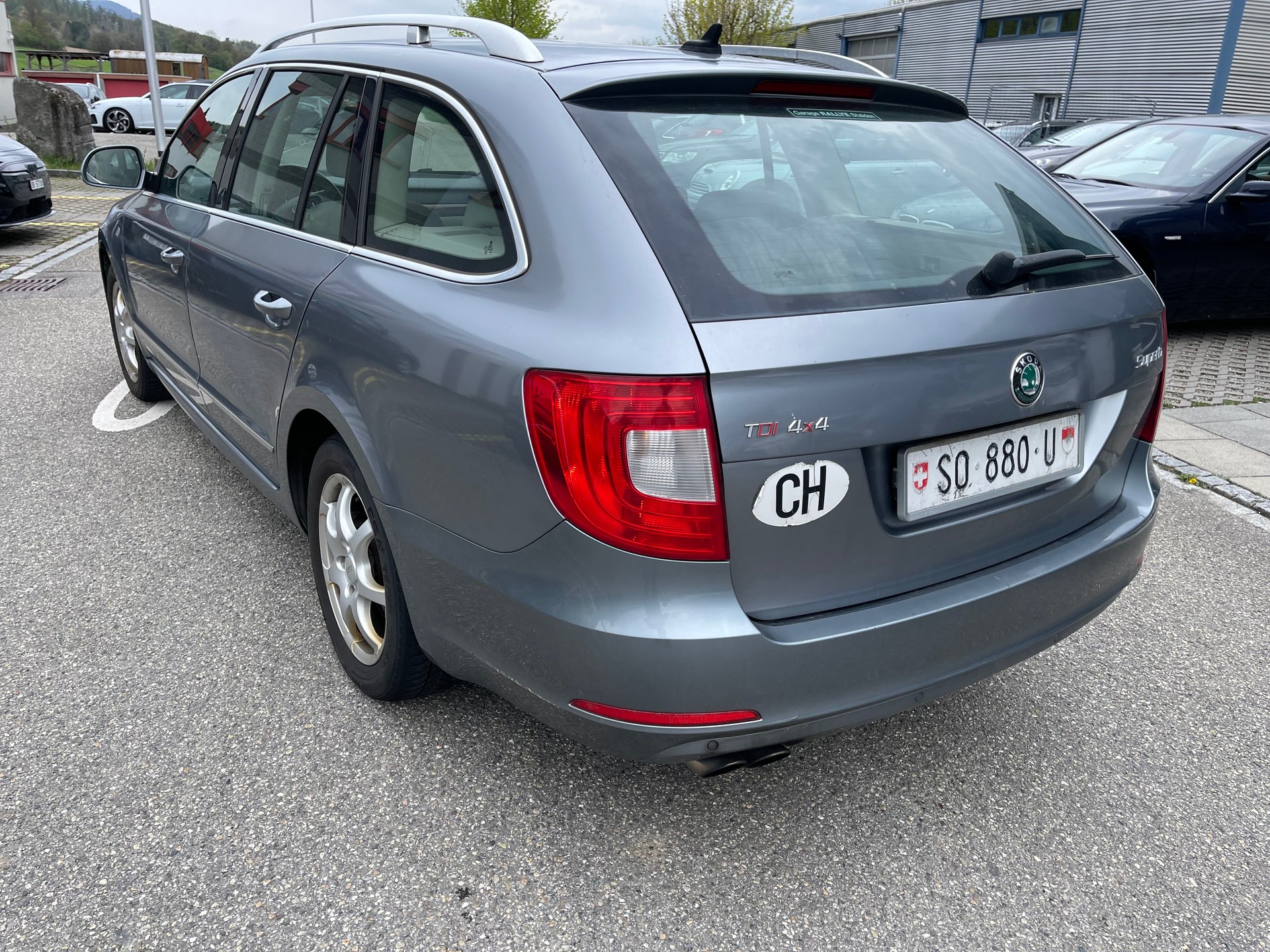SKODA Superb Combi 2.0 TDi Ambition 4x4-image-6